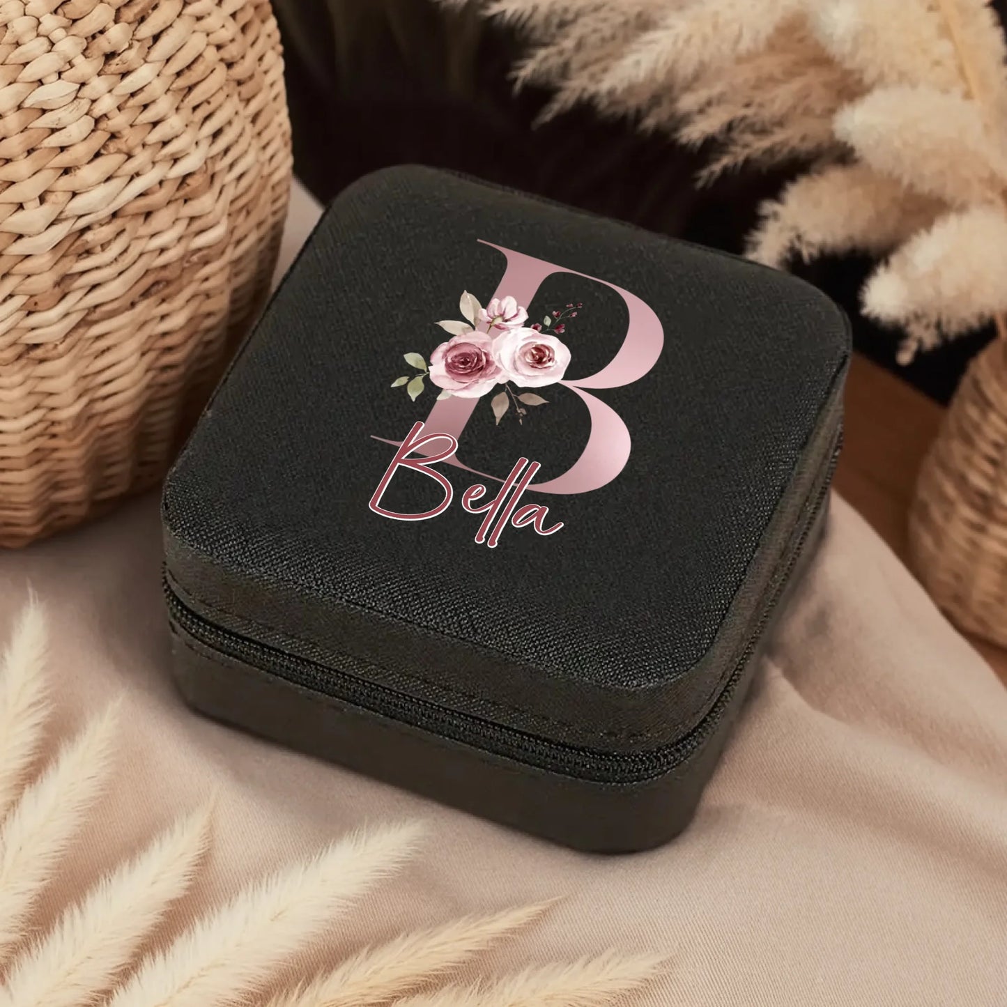 0005_1_a-cozy-boho-interior-is-envisioned-neutr_QiRR0RyTR3m70NZaKC6HRg_zs0ueuH7QG6G3V9TqQ4P3A