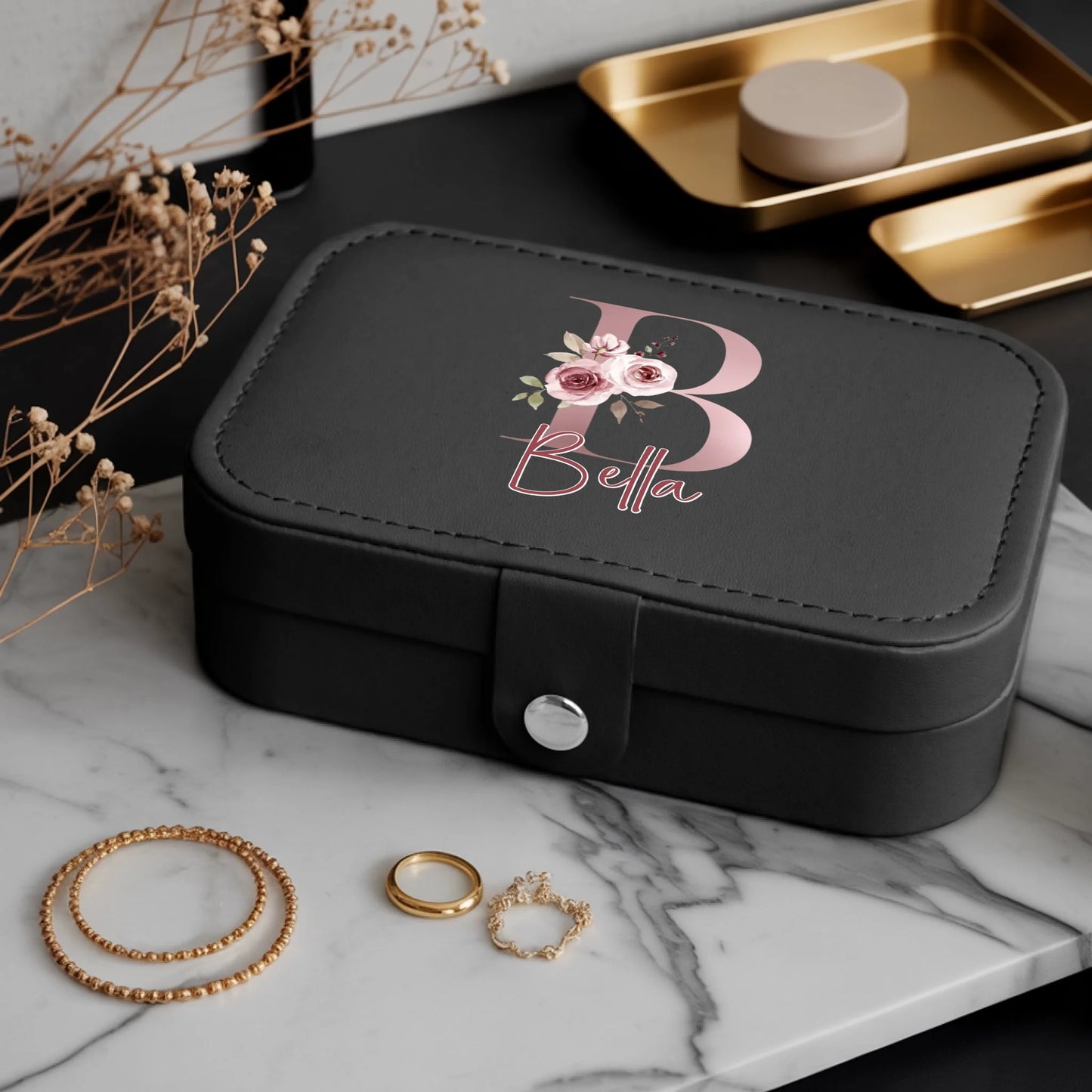 0023_1_a-luxurious-indoor-setup-features-a-jewe_mCg2lO5jQQaoBpsmmmh2-Q_8TMFauQtSa-Y2qQ9xFkseg