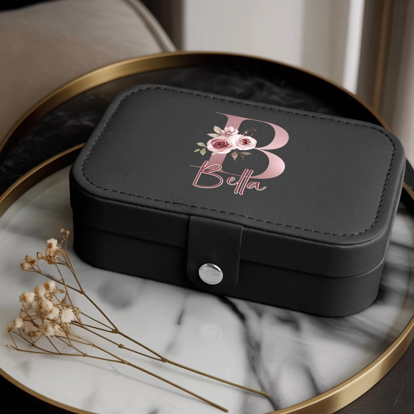 0024_1_a-luxurious-indoor-setup-for-a-jewelry-b_dSXTMwNTTnWI3g3almMLew_ZwZmykbaTKysEmc53pnDgw