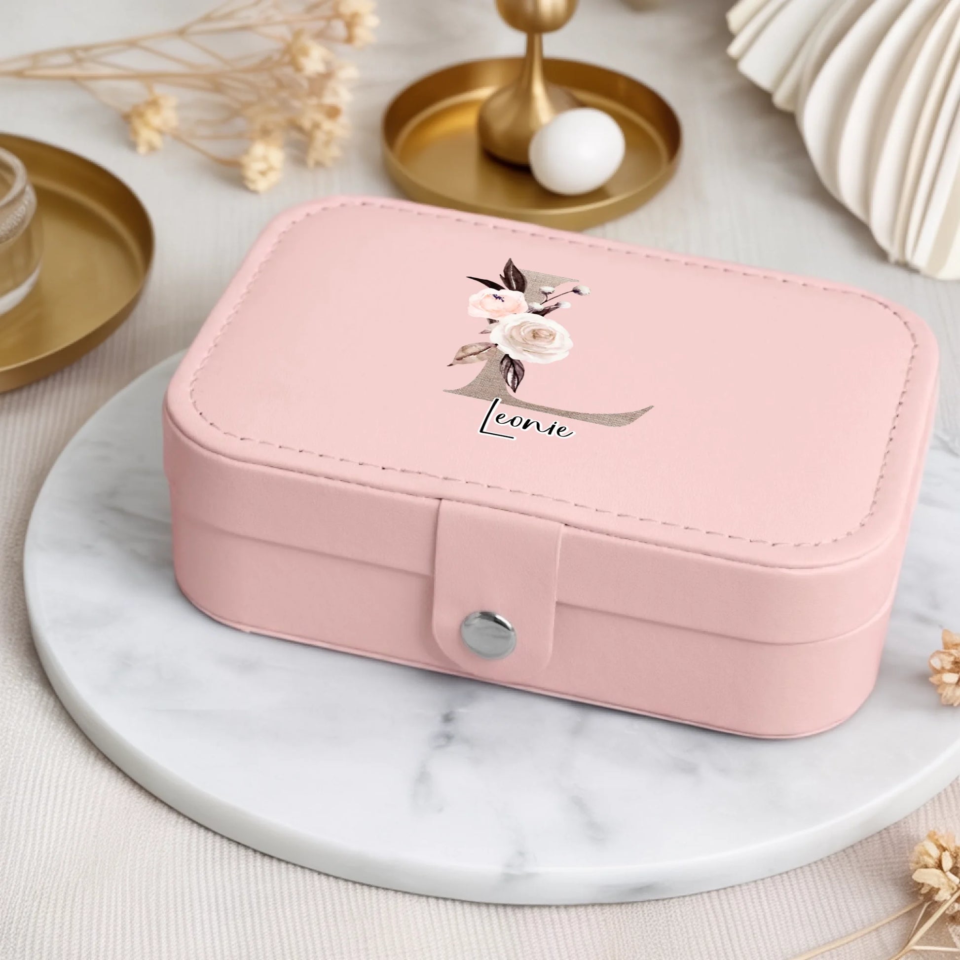 0008_3_a-luxurious-indoor-setup-is-present-feat_C3I5-DR7TiW7kGAuU1d-Eg_wsLFoR3jTTOdmMnwONJL9Q