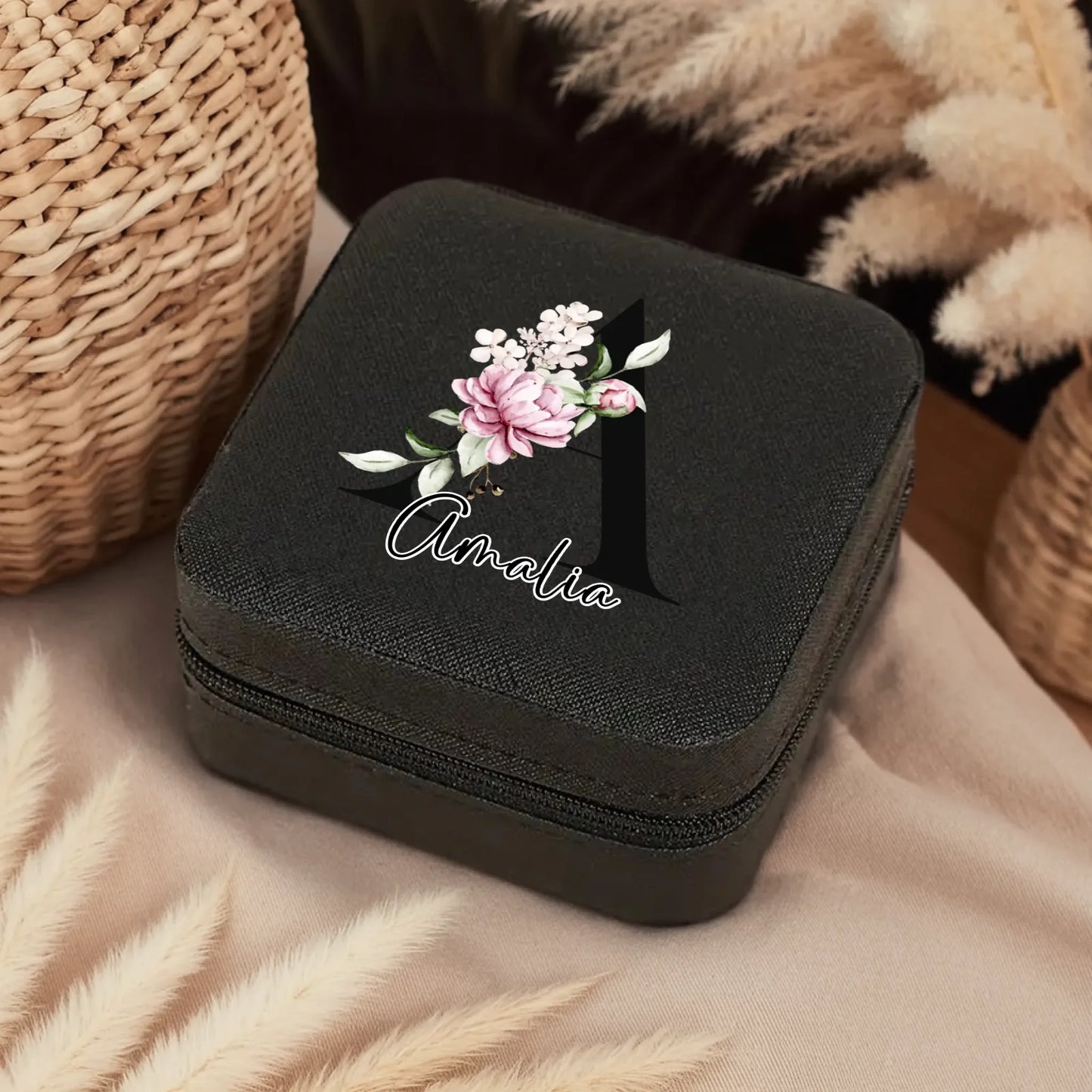 0005_1_a-cozy-boho-interior-is-envisioned-neutr_QiRR0RyTR3m70NZaKC6HRg_zs0ueuH7QG6G3V9TqQ4P3A