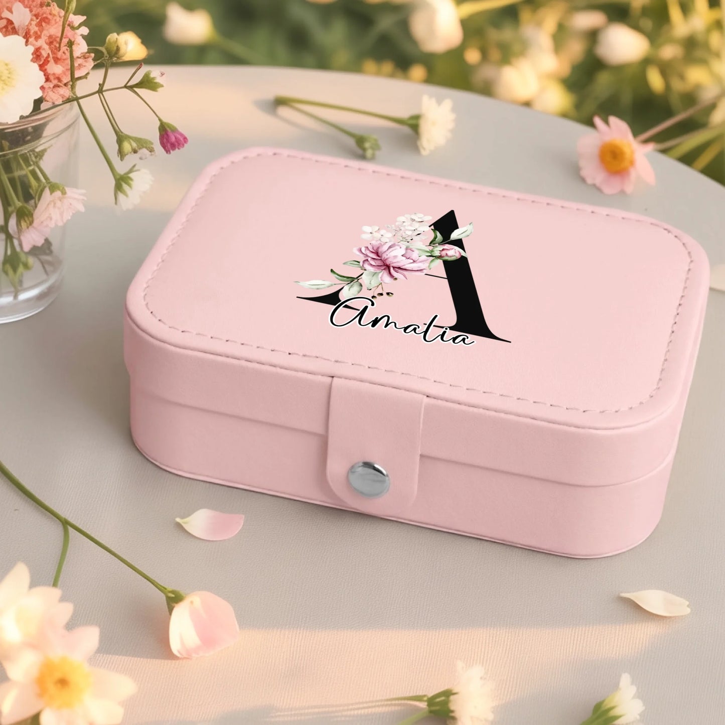 0003_2_a-jewelry-box-rests-on-a-pale-neutral-ta_Blz_SC6eRT6ilYDRk7_RJg_RMFfi6yRQ3uO-tsUwyp9yA