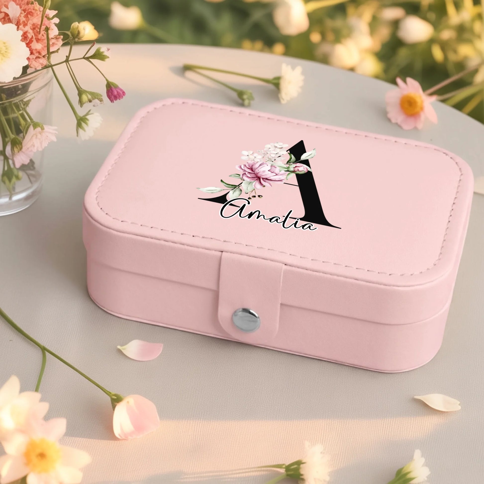 0003_2_a-jewelry-box-rests-on-a-pale-neutral-ta_Blz_SC6eRT6ilYDRk7_RJg_RMFfi6yRQ3uO-tsUwyp9yA