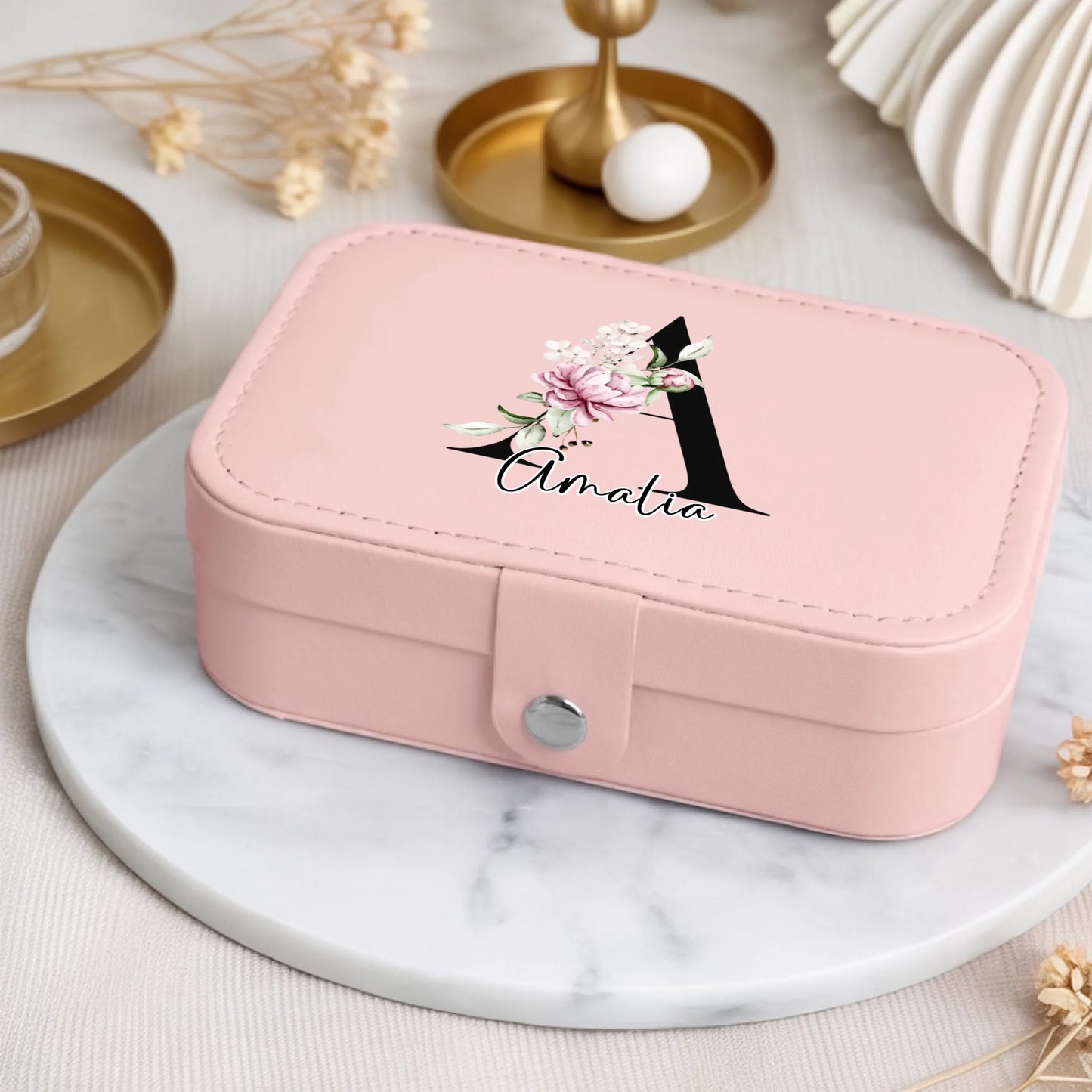 0008_3_a-luxurious-indoor-setup-is-present-feat_C3I5-DR7TiW7kGAuU1d-Eg_wsLFoR3jTTOdmMnwONJL9Q