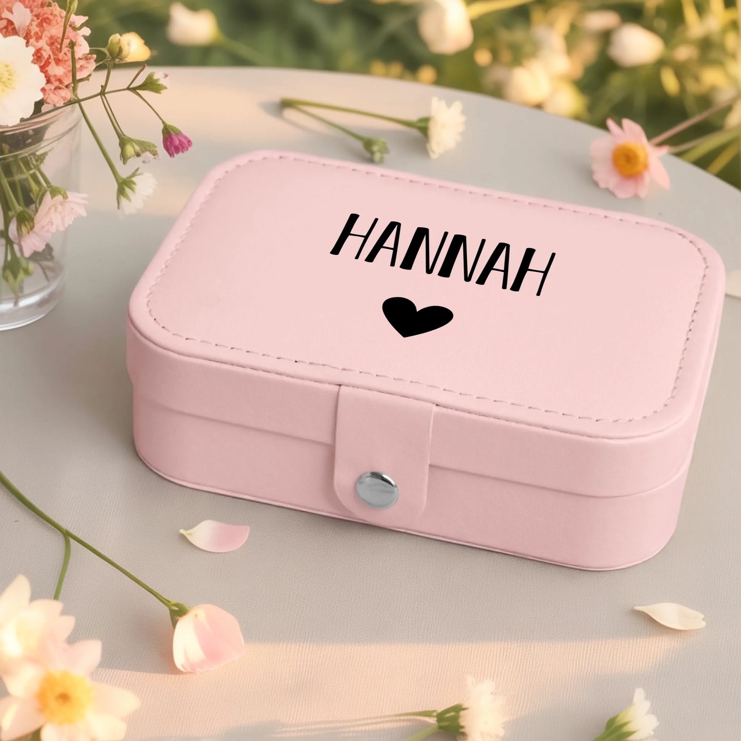 0003_2_a-jewelry-box-rests-on-a-pale-neutral-ta_Blz_SC6eRT6ilYDRk7_RJg_RMFfi6yRQ3uO-tsUwyp9yA