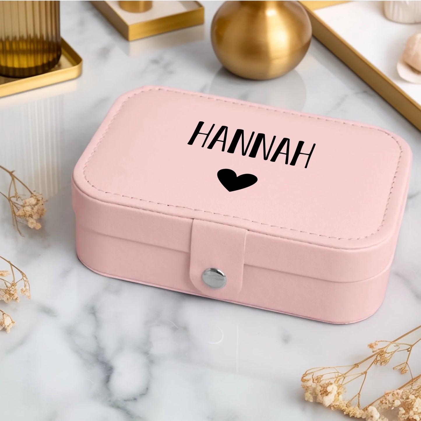 0008_2_a-luxurious-indoor-setup-featuring-a-jew_RrqHY3z2SRmYeI5zYn-sjA_wsLFoR3jTTOdmMnwONJL9Q