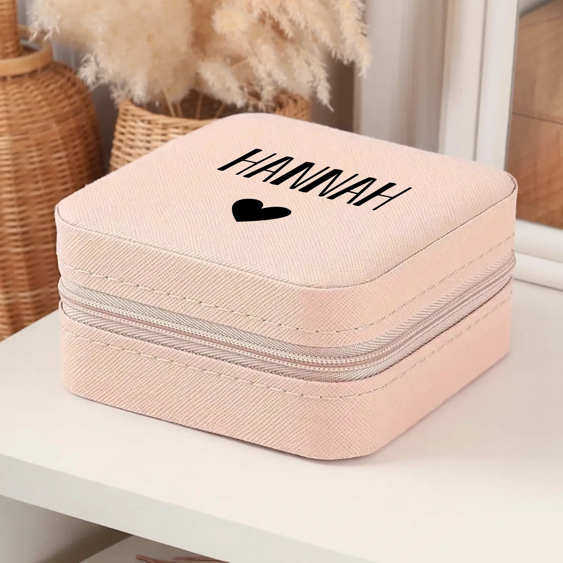 0002_4_a-cozy-boho-interior-is-envisioned-neutr_7-M6guNjQcKaHYhRcToMbA_zoasfurbT9OxD10t6HI7FA