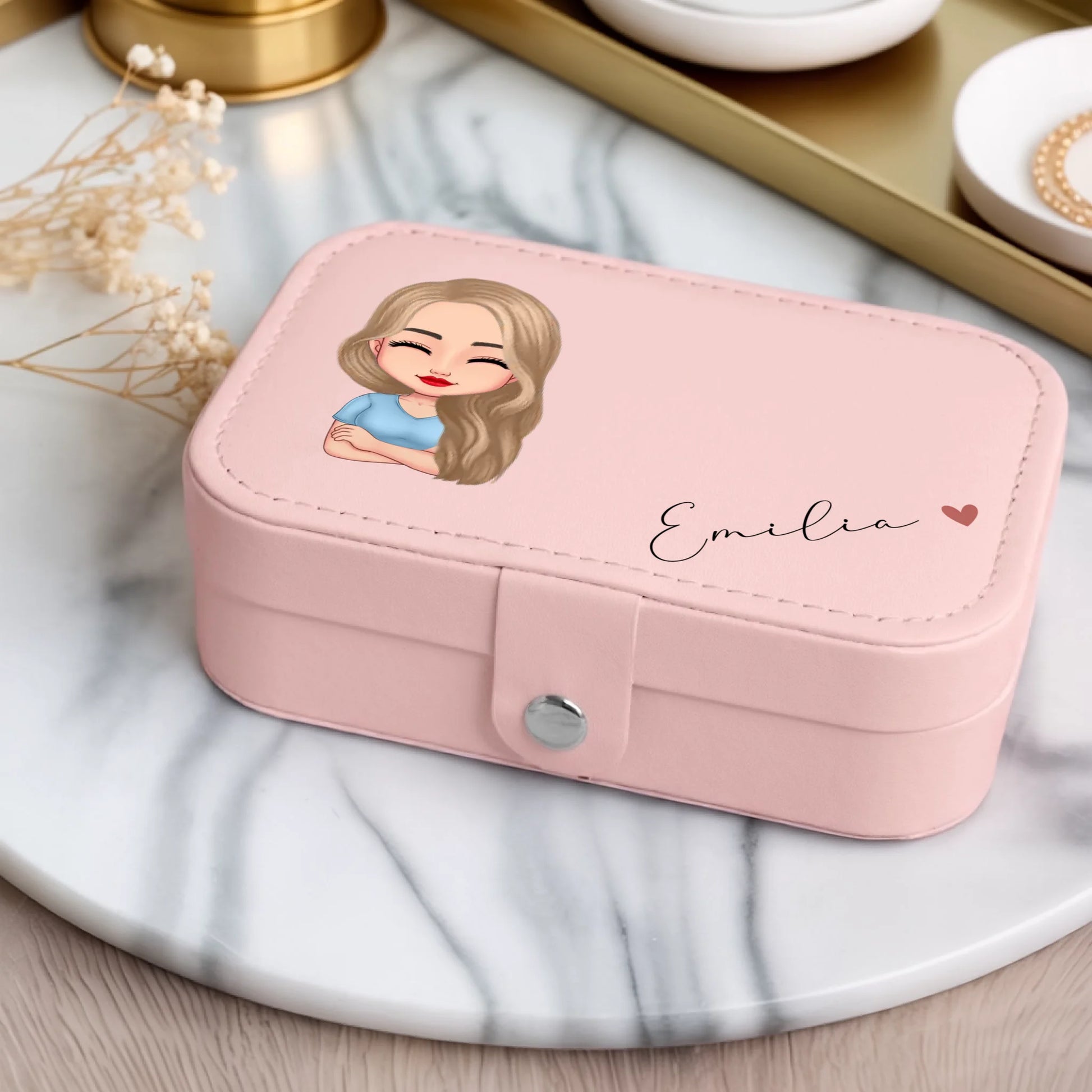 0008_1_a-luxurious-indoor-setup-features-a-jewe_iThSVTpiTNurp3Tg47fYEA_wsLFoR3jTTOdmMnwONJL9Q