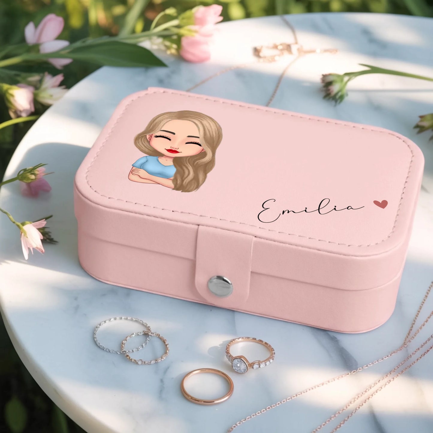 0004_3_a-jewelry-box-placed-on-a-white-marble-t_7BBO_6ExS9yPr9mAKNsUCw_USlxv3QBRxqn6T2yRiv7lQ