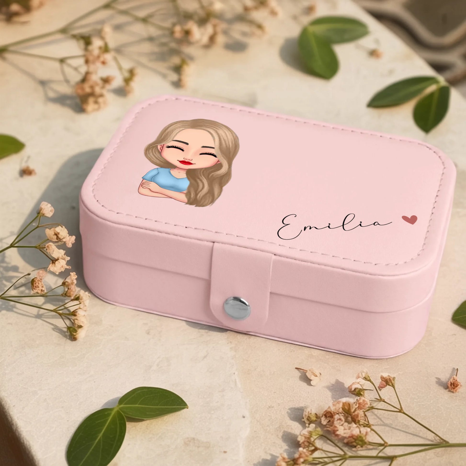 0001_1_a-jewelry-box-rests-on-a-neutral-stone-s_eXdv28EGQ4a4T730_mOXgA_EAF00DjQSb6ezGyMQnx5aA