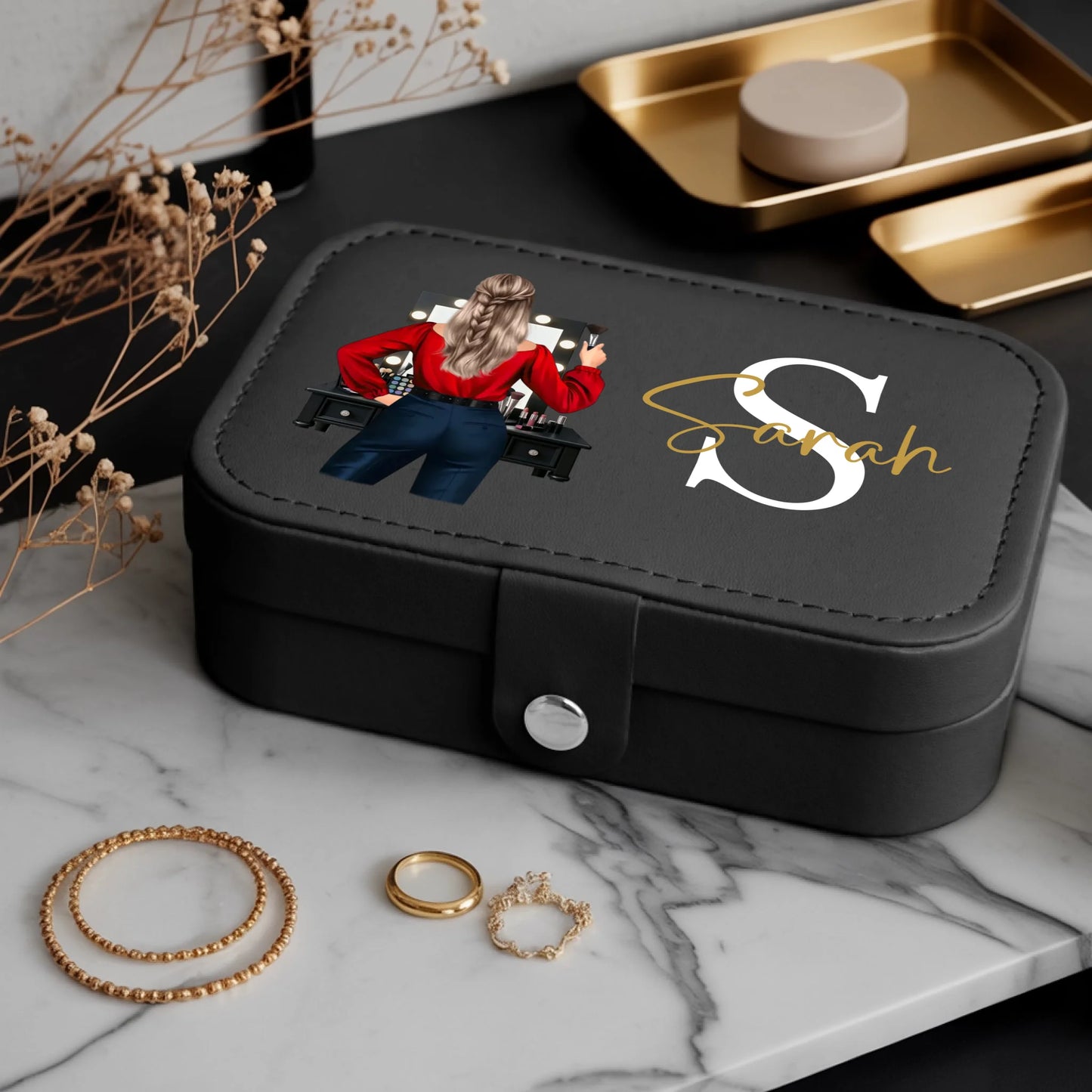 0023_1_a-luxurious-indoor-setup-features-a-jewe_mCg2lO5jQQaoBpsmmmh2-Q_8TMFauQtSa-Y2qQ9xFkseg