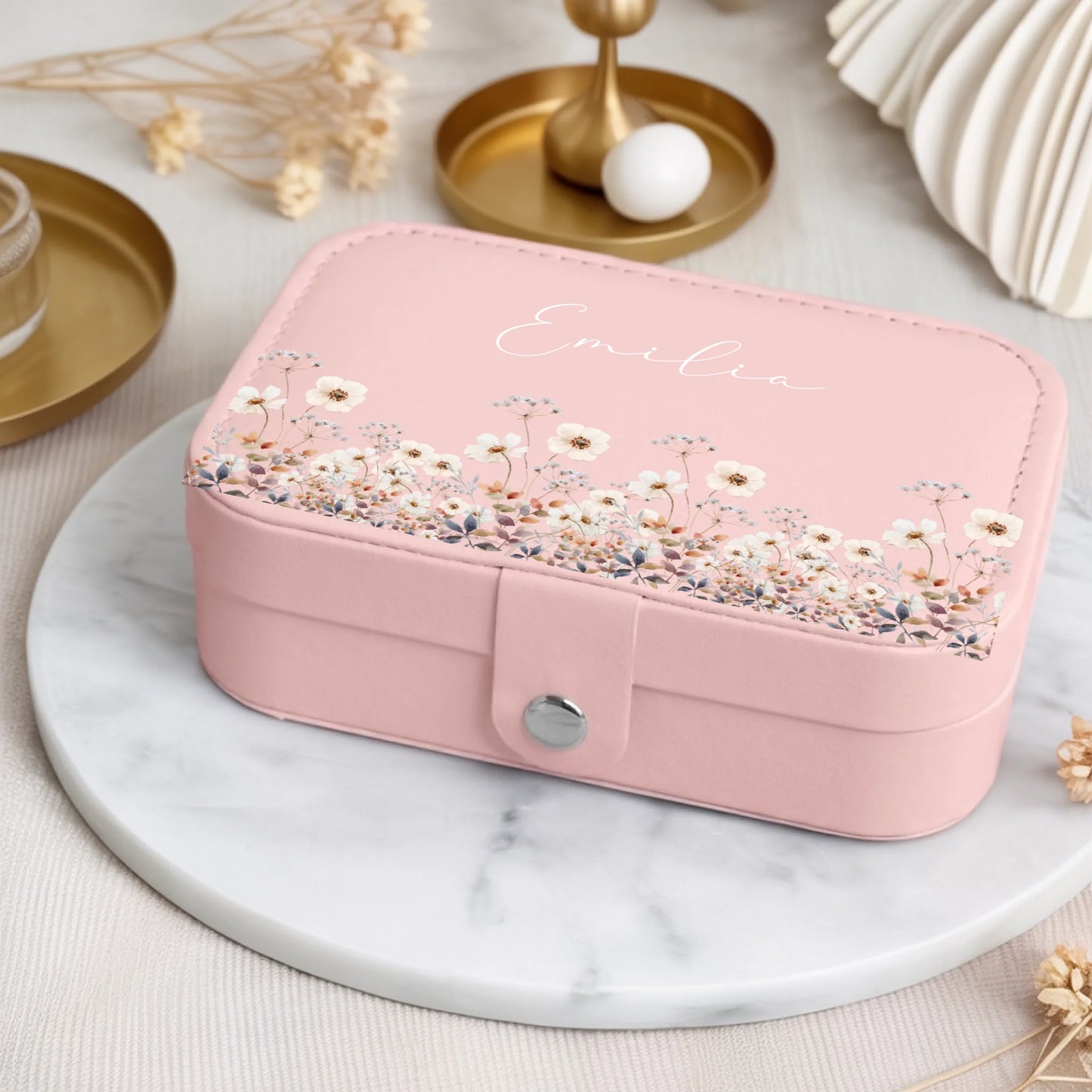 0008_3_a-luxurious-indoor-setup-is-present-feat_C3I5-DR7TiW7kGAuU1d-Eg_wsLFoR3jTTOdmMnwONJL9Q