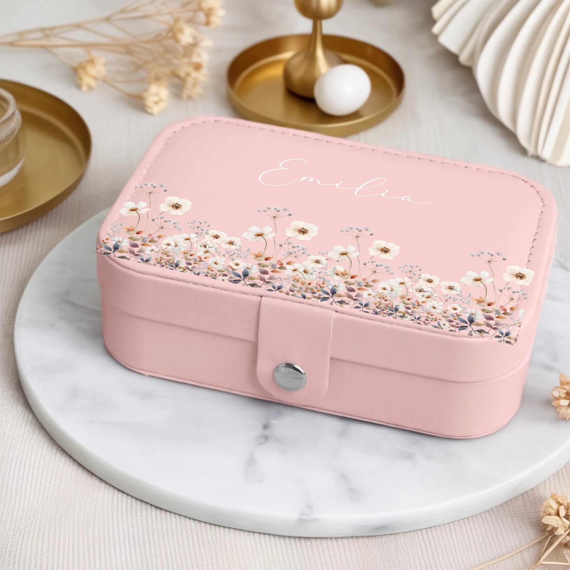 0008_3_a-luxurious-indoor-setup-is-present-feat_C3I5-DR7TiW7kGAuU1d-Eg_wsLFoR3jTTOdmMnwONJL9Q