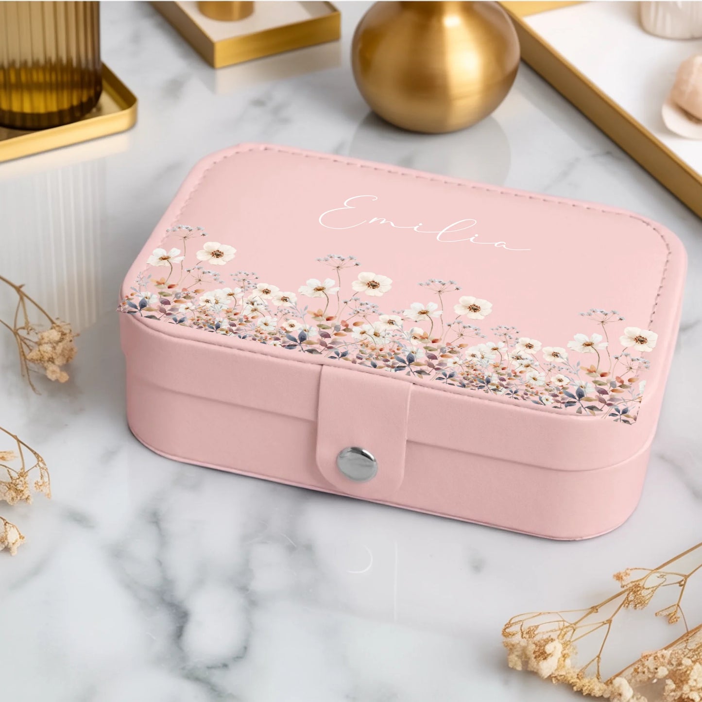 0008_2_a-luxurious-indoor-setup-featuring-a-jew_RrqHY3z2SRmYeI5zYn-sjA_wsLFoR3jTTOdmMnwONJL9Q