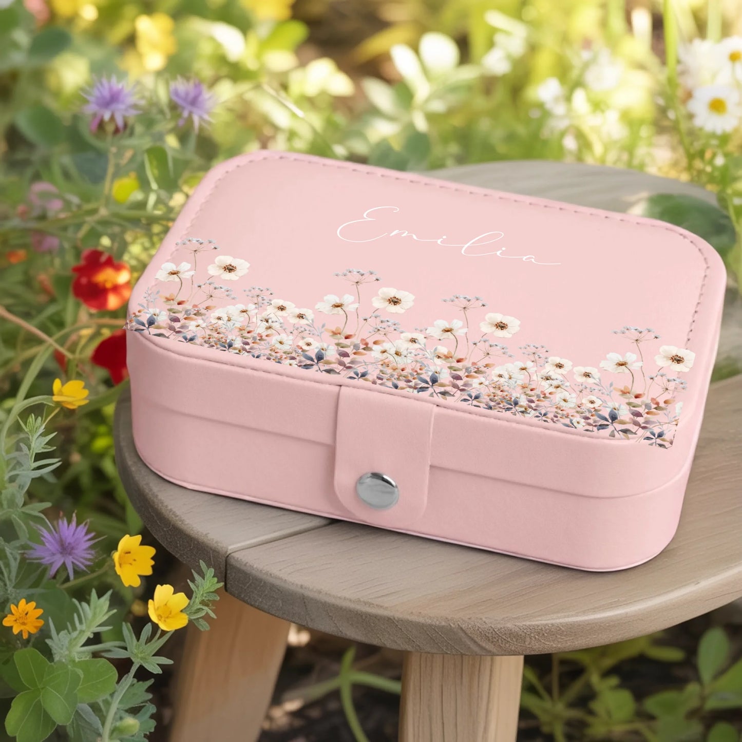 0002_1_a-jewelry-box-rests-on-a-wooden-table-in_jtTehCEgQoesk_XW48583Q_8bqHNi4kT0Oo3bStArII8A