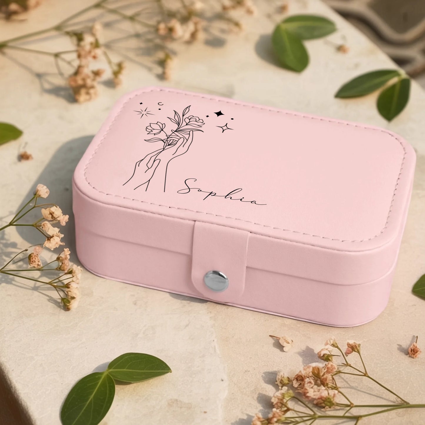 0001_1_a-jewelry-box-rests-on-a-neutral-stone-s_eXdv28EGQ4a4T730_mOXgA_EAF00DjQSb6ezGyMQnx5aA