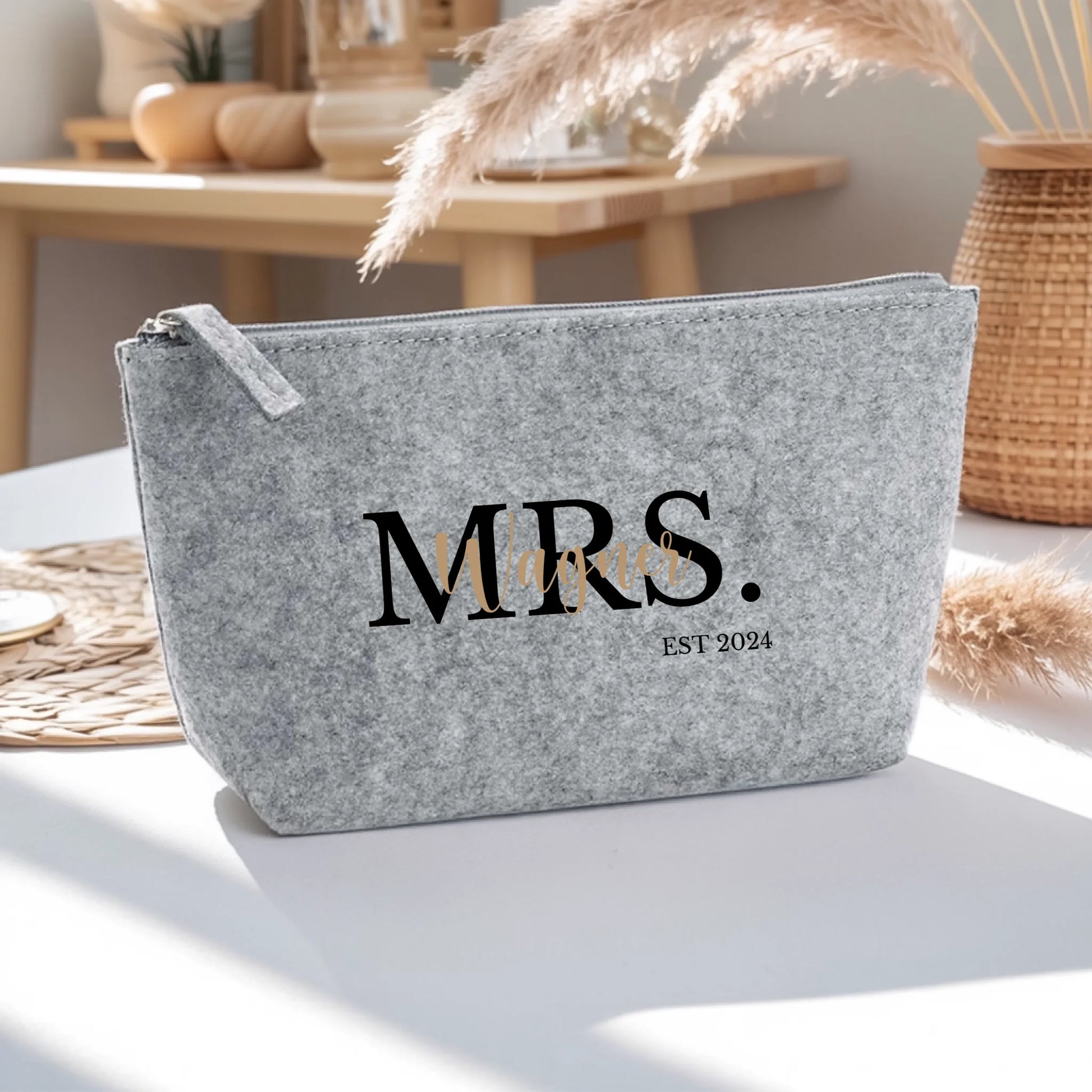 0008_1_the-background-features-a-light-wooden-t_8DfA7oo2RYihP6gN1zPuhw_cN3lx42xSWyBtpPWtGO8BA