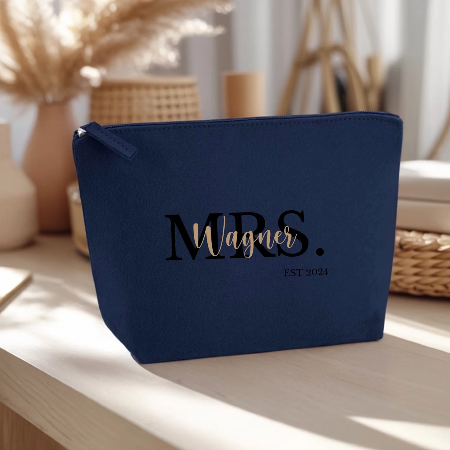 0018_1_the-background-is-a-light-wooden-table-a_VNId6m4FRYOXpdlIytFIEw_W2KuaioDQuWTlo5R0XWDjQ