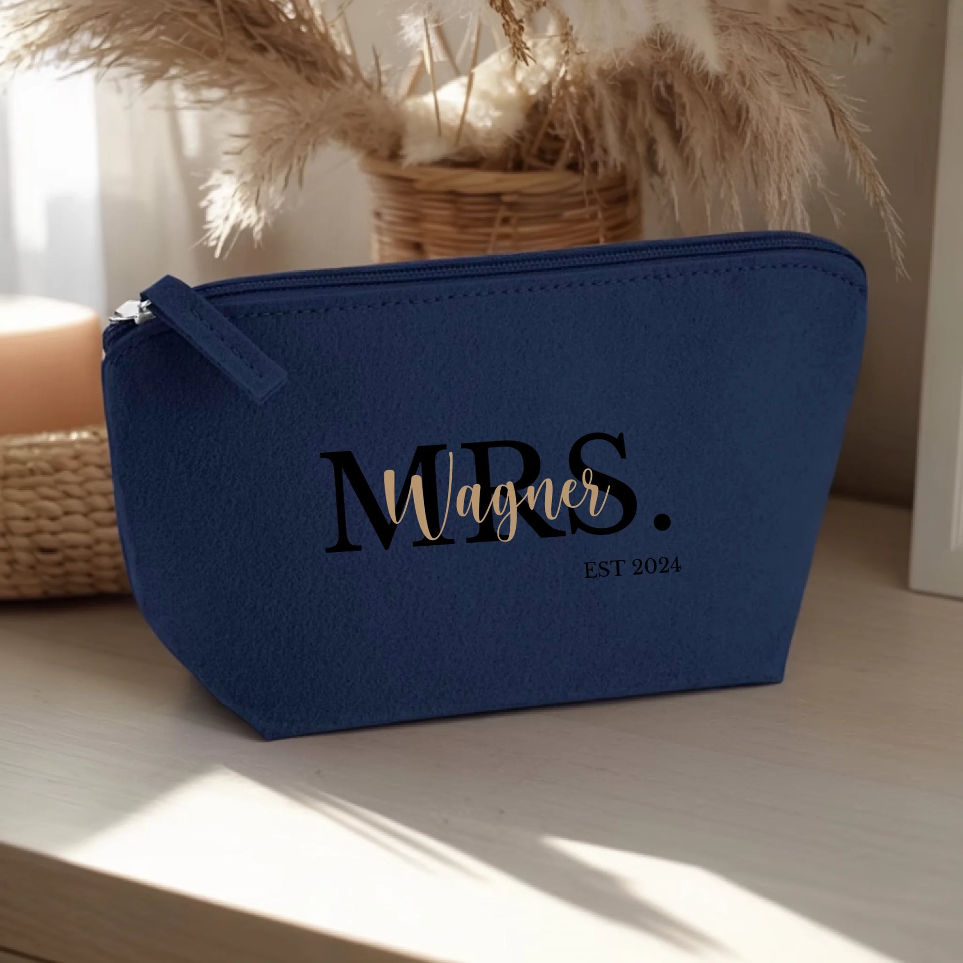 0021_1_the-background-is-a-light-wooden-table-a_3JaydySQQU-Rt82OruZ7gA_Qey6OAIpRQ6ZZruuc_chIg