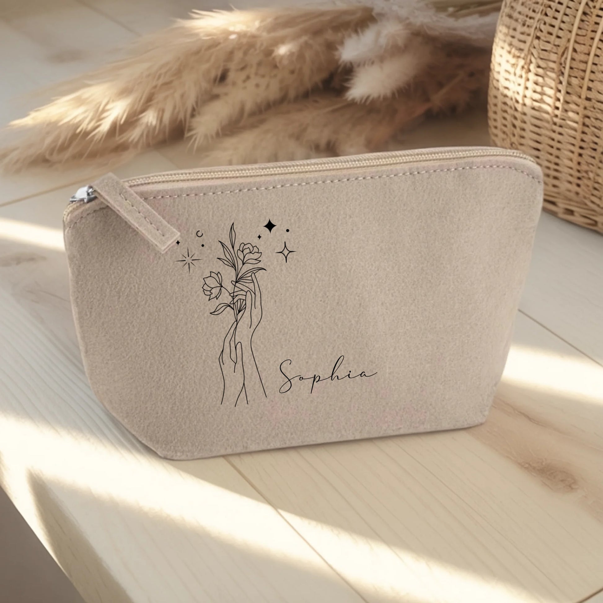 0013_1_the-background-is-set-upon-a-light-woode_lMDkDzw5TRi4rINBbsy8og_c8exRRJQTli-CJagMZBBmQ