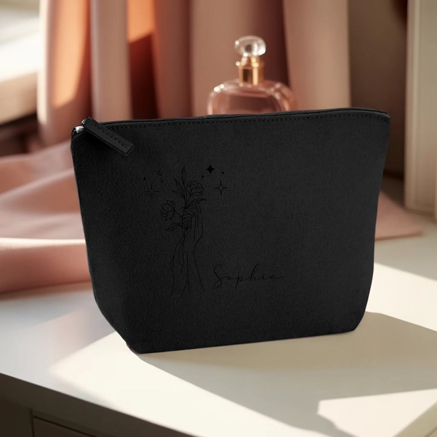 0023_1_the-makeup-bag-remains-unchanged-set-aga_-0mMpJ-jRd-Pr1cq8Xx0dQ_JFimbC0gR3absN0bpjEyrg