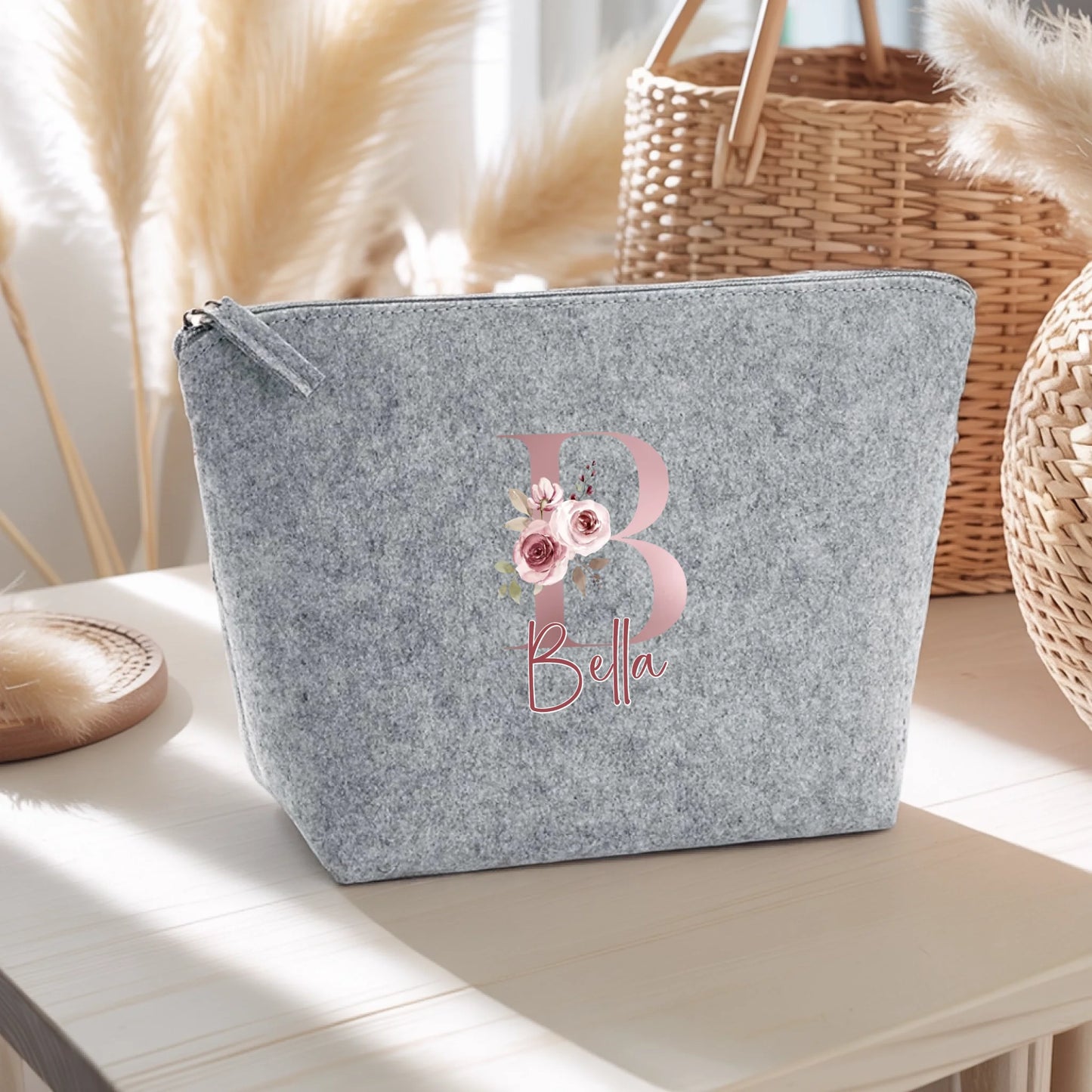 0009_1_the-scene-is-set-on-a-light-wooden-table_3nzr9pcKSV6hm5fTmmJTIg_qxrLTkNVR4eKI8KrTDaWZw