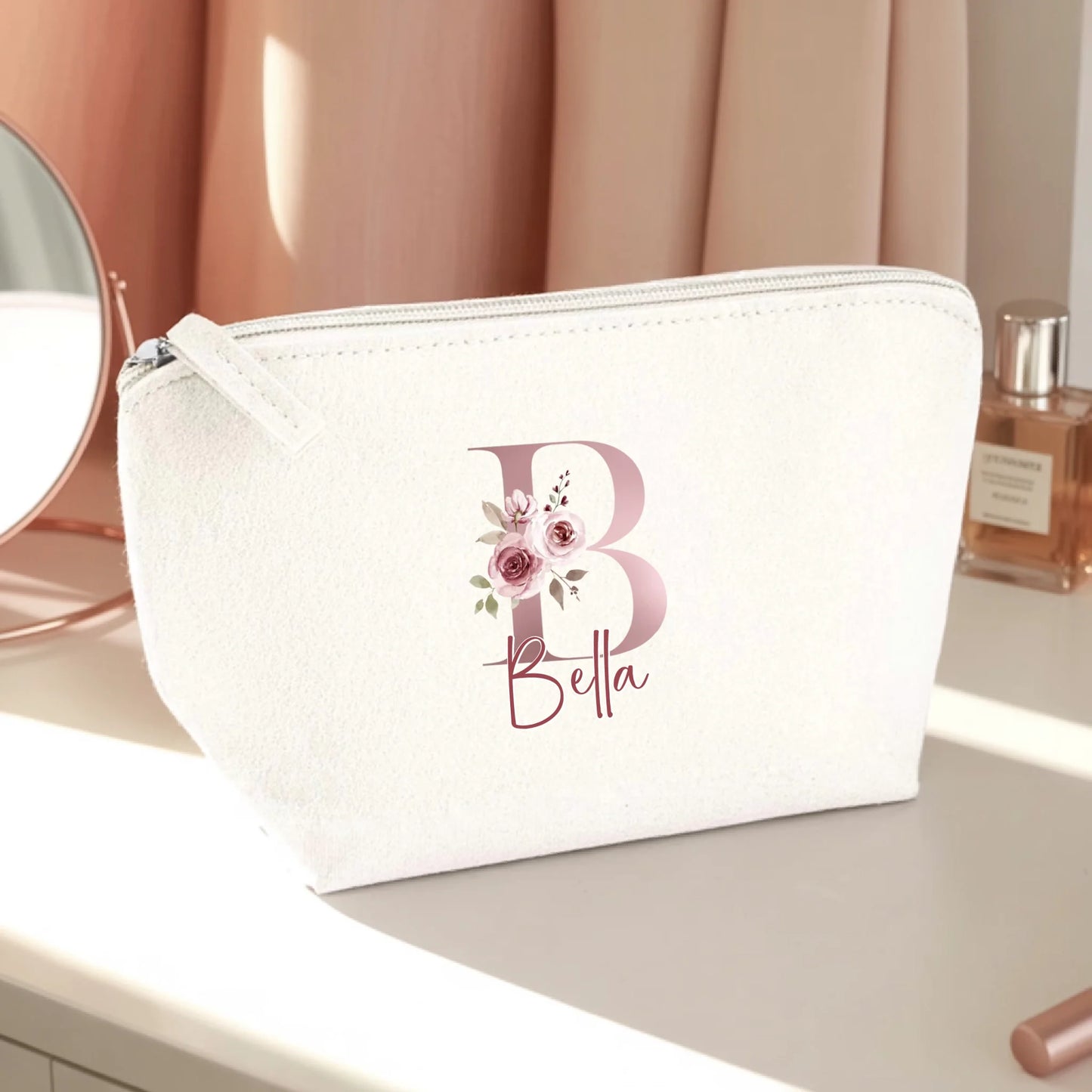 0003_1_the-makeup-bag-remains-unchanged-set-aga_q__XO_A1SJe5RPJ1k6C_sA_JZ-xTEy3TYS2jRfcMfhjeg