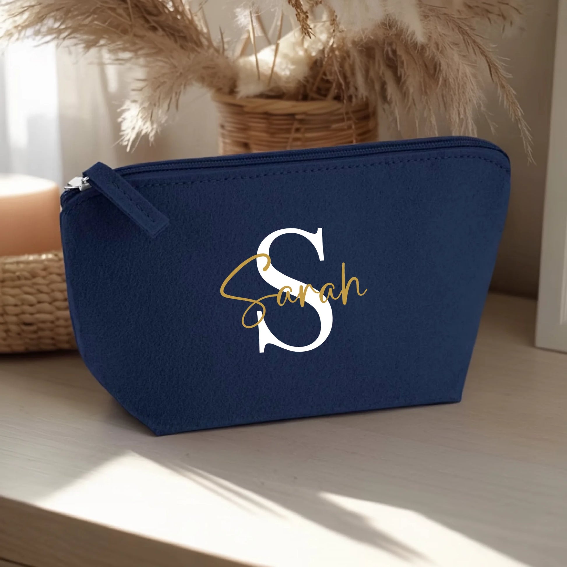 0021_1_the-background-is-a-light-wooden-table-a_3JaydySQQU-Rt82OruZ7gA_Qey6OAIpRQ6ZZruuc_chIg