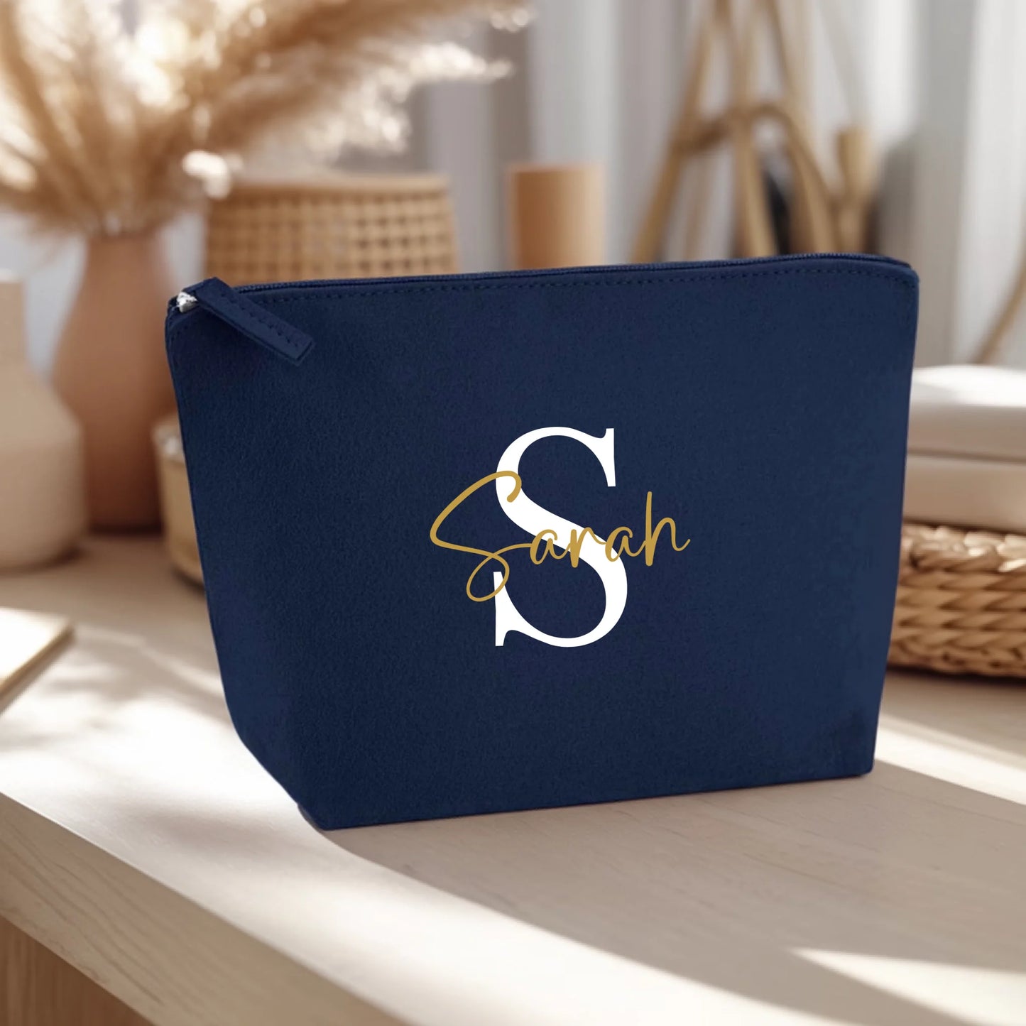 0018_1_the-background-is-a-light-wooden-table-a_VNId6m4FRYOXpdlIytFIEw_W2KuaioDQuWTlo5R0XWDjQ