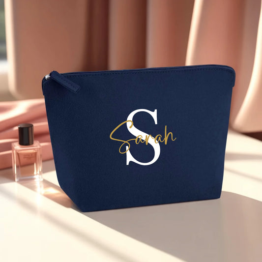 0019_1_the-makeup-bag-remains-unchanged-set-aga_72wUgnxoR5GUA58ol28RSQ_n5cLnm34QB2xHxgg1PJ7XA