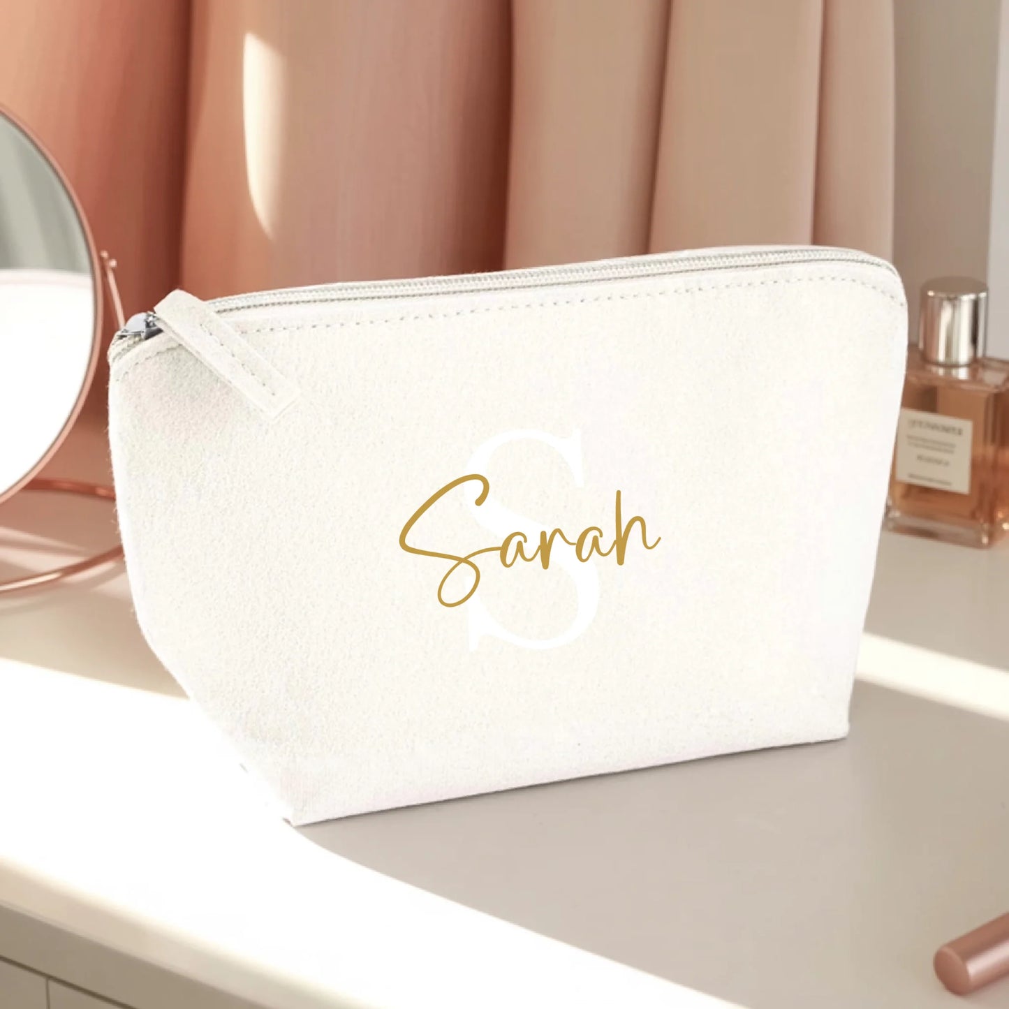 0003_1_the-makeup-bag-remains-unchanged-set-aga_q__XO_A1SJe5RPJ1k6C_sA_JZ-xTEy3TYS2jRfcMfhjeg