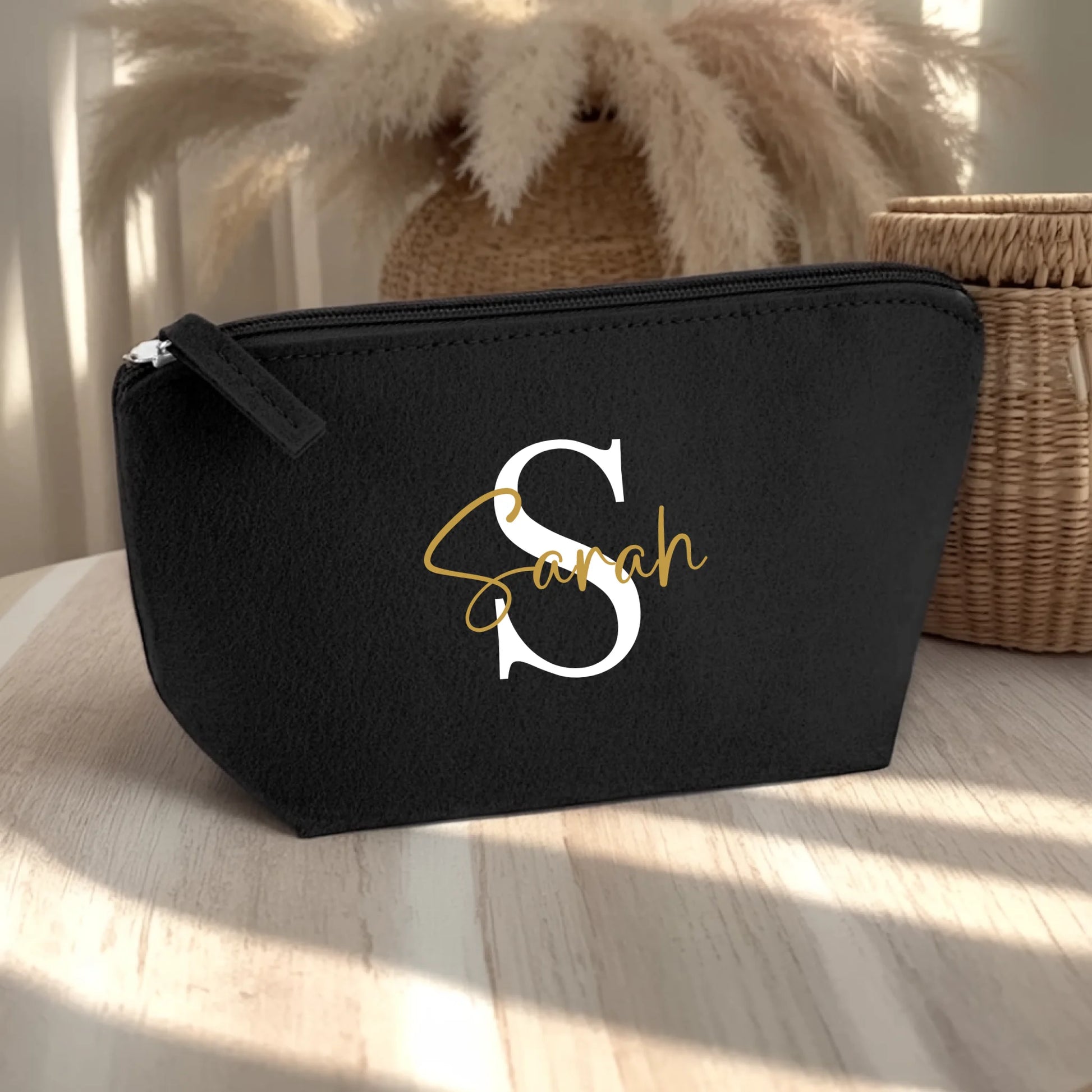 0025_1_the-background-is-a-light-wooden-table-a_EdynDgqQQZyYe0DvA2bDPA_Ketk4uq5QoCBgyuDFaMZ_w