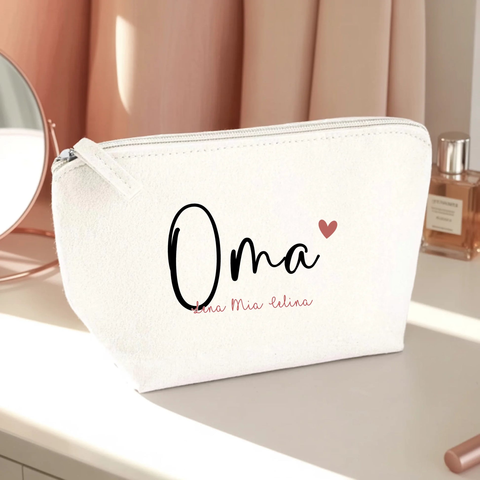 0003_1_the-makeup-bag-remains-unchanged-set-aga_q__XO_A1SJe5RPJ1k6C_sA_JZ-xTEy3TYS2jRfcMfhjeg