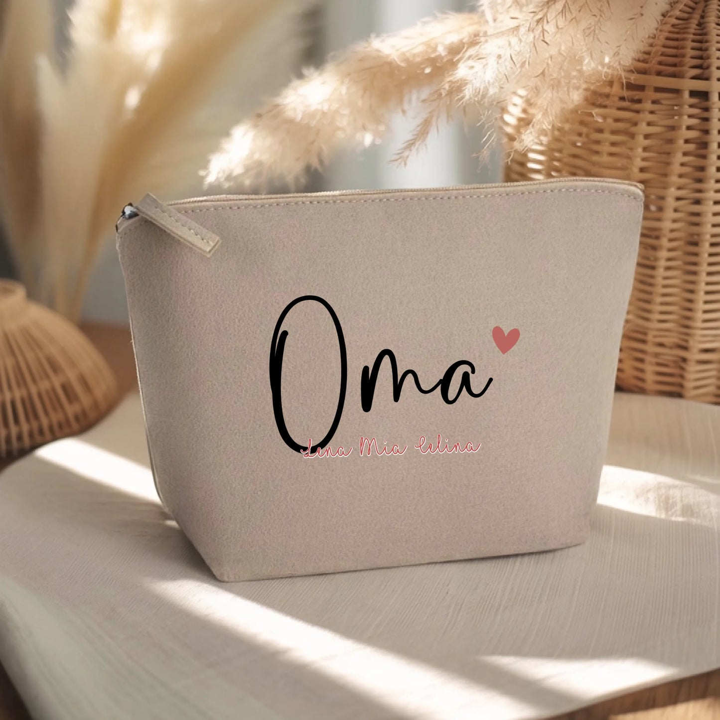 0010_1_the-background-is-set-upon-a-light-woode_FGKfsqWLSU6cj6EQW6YnMw_ZmaPSJuKT3y3LiUa8Z64oA