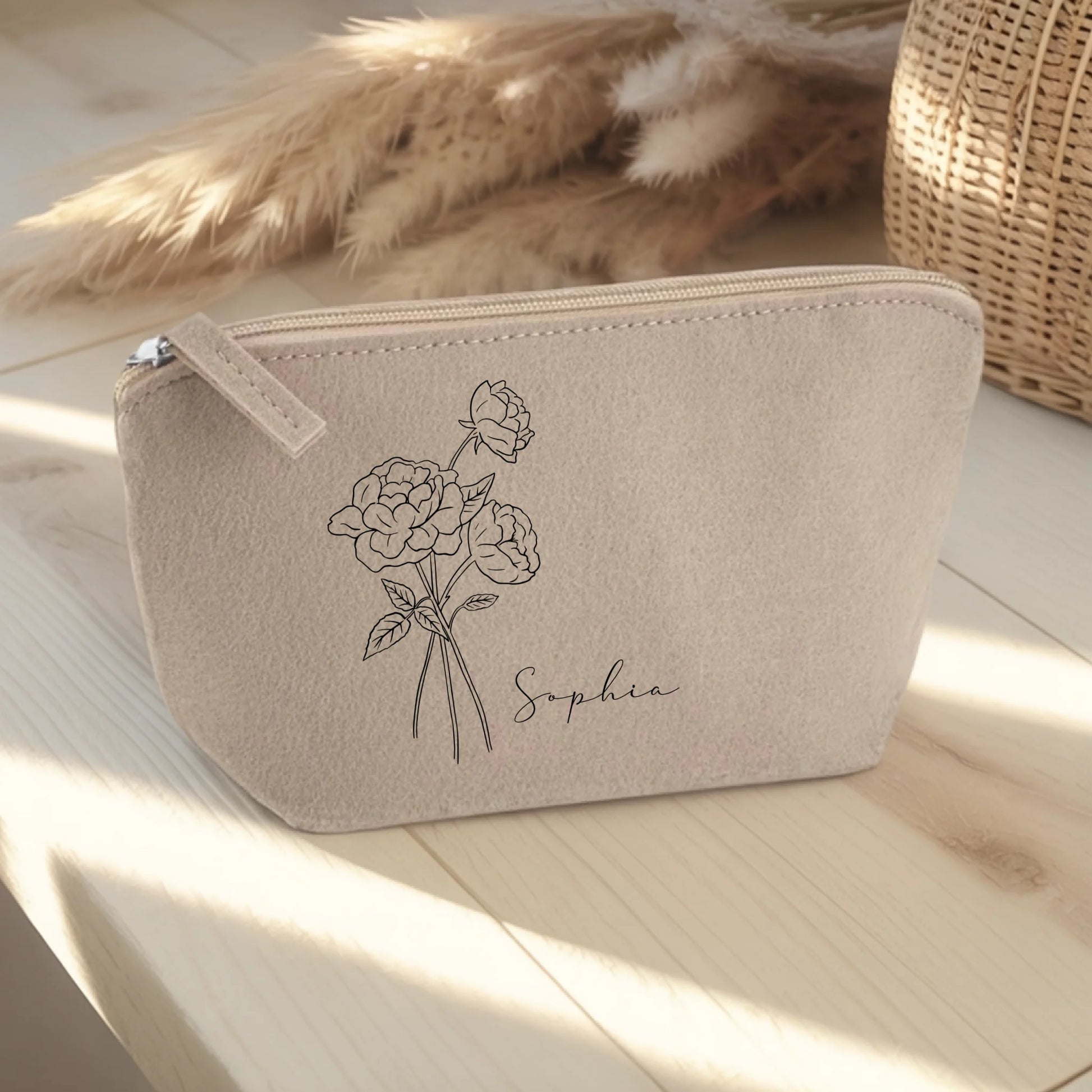 0013_1_the-background-is-set-upon-a-light-woode_lMDkDzw5TRi4rINBbsy8og_c8exRRJQTli-CJagMZBBmQ