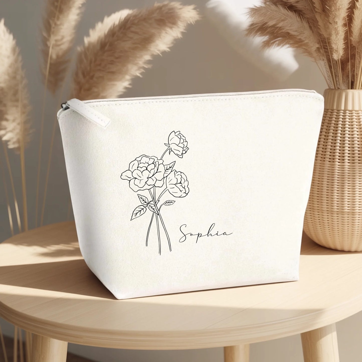 0001_2_the-makeup-bag-rests-on-a-light-wooden-t_ZFC9c2hwT02csoGH-CMVDw_ZKMCBy8JSdGmstZXtYu4cA