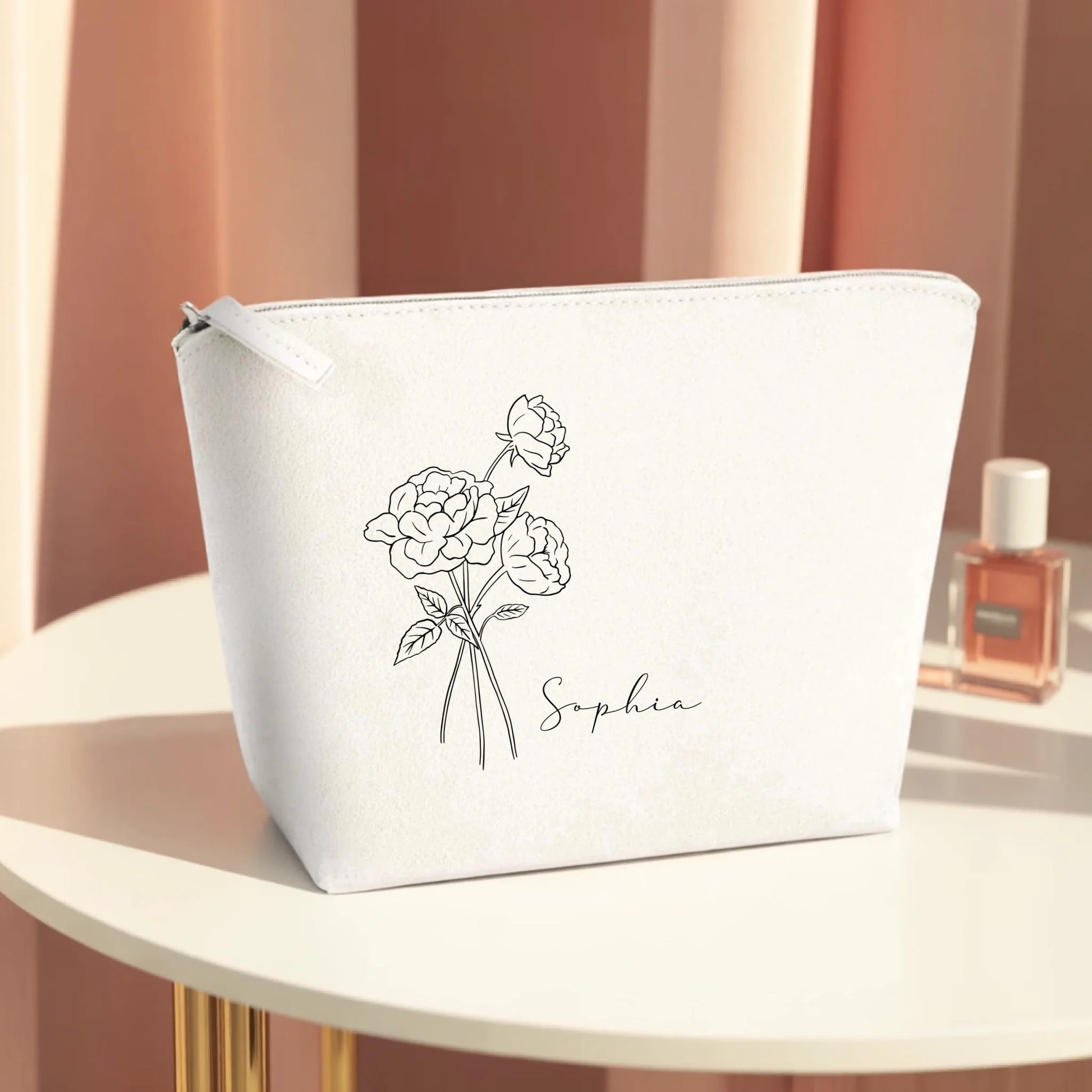 0005_1_the-makeup-bag-remains-unchanged-set-aga_PfnKX_fkSUWjURzROZBGHg_yPYdG7-1QqqWFIJWq2PeBA