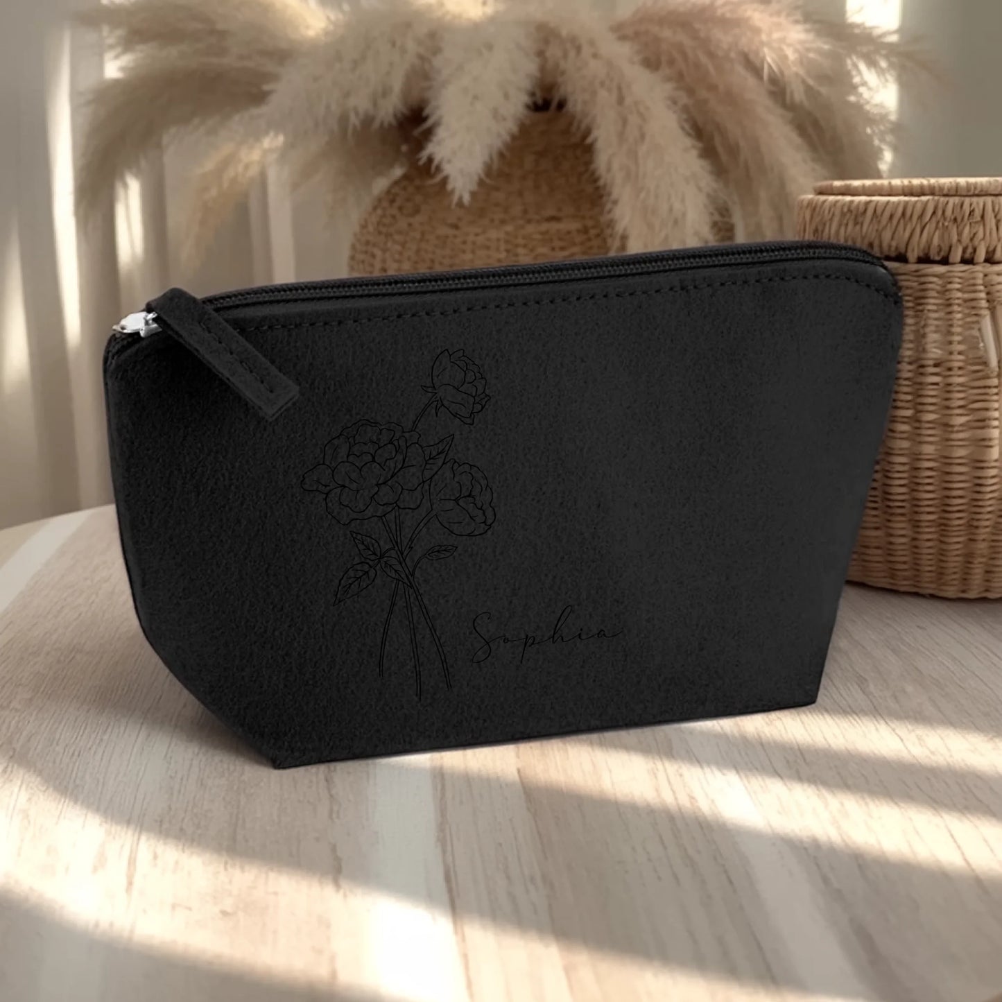 0025_1_the-background-is-a-light-wooden-table-a_EdynDgqQQZyYe0DvA2bDPA_Ketk4uq5QoCBgyuDFaMZ_w