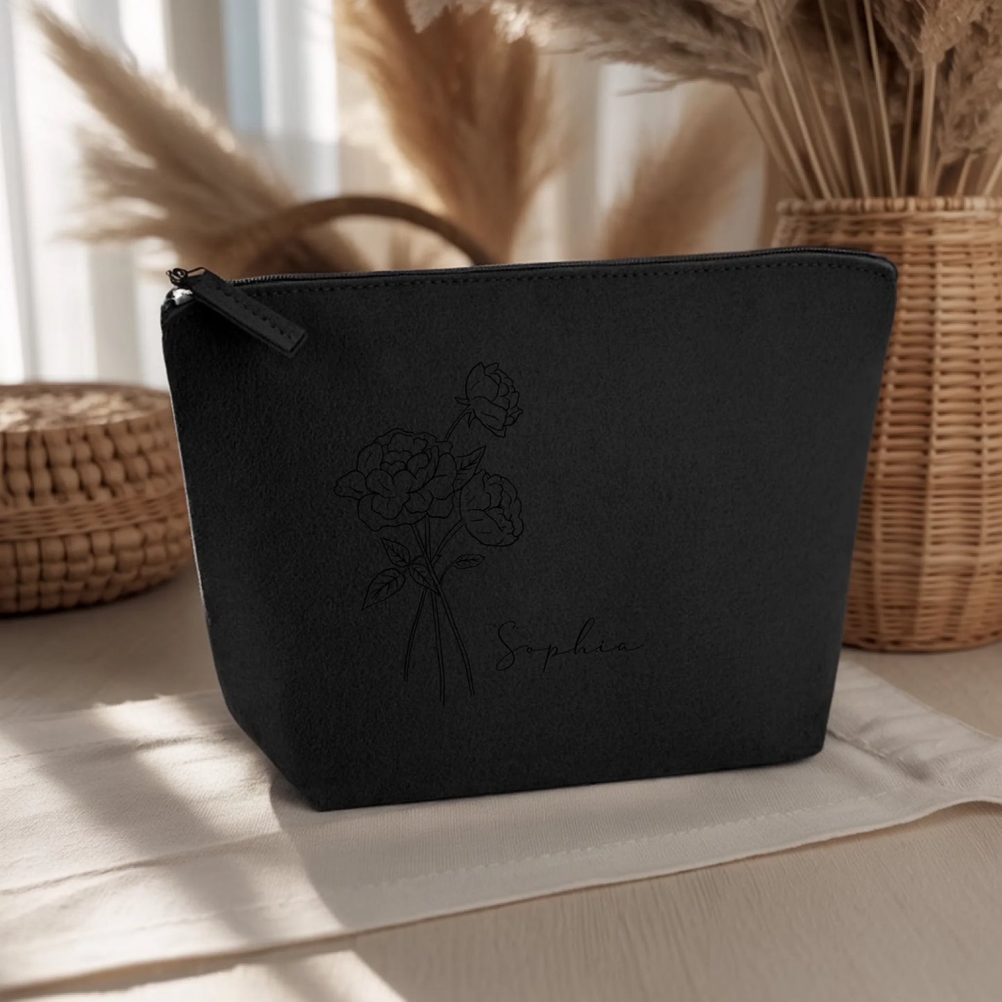 0022_1_the-background-is-set-upon-a-light-woode_5txujEJpQqeACxUFFaohNA_i9Fy41p0RjaLgnxCAW2UsA