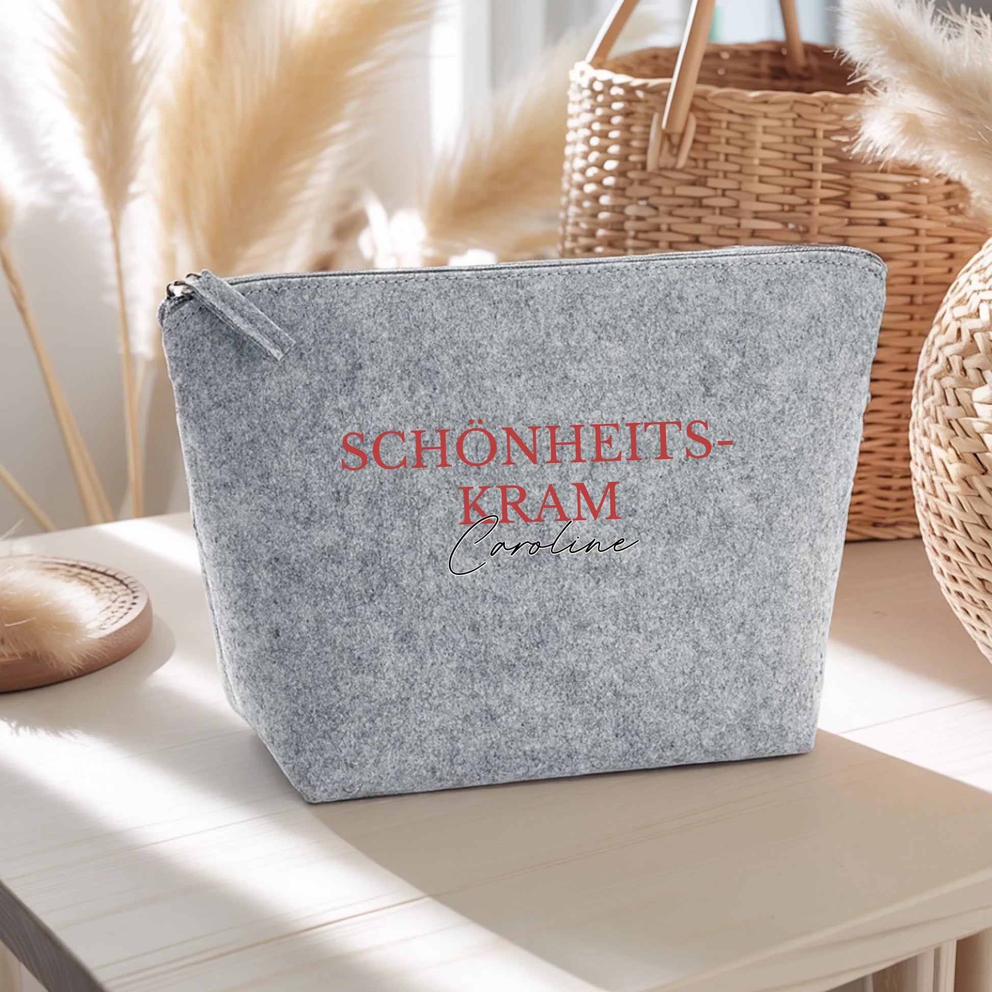 0009_1_the-scene-is-set-on-a-light-wooden-table_3nzr9pcKSV6hm5fTmmJTIg_qxrLTkNVR4eKI8KrTDaWZw