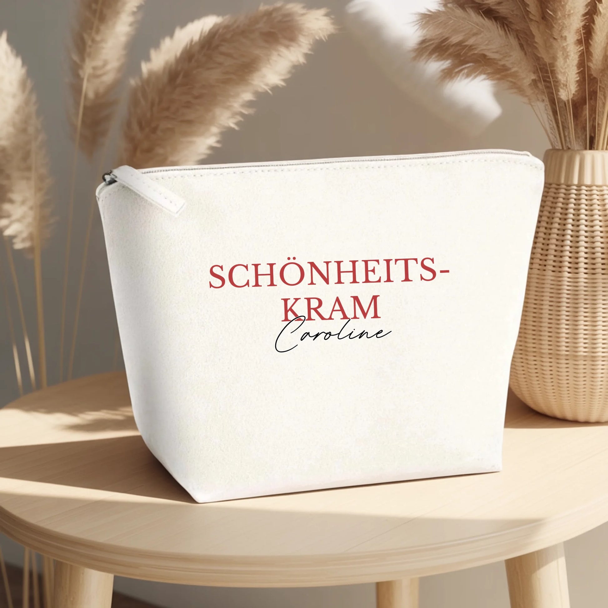 0001_2_the-makeup-bag-rests-on-a-light-wooden-t_ZFC9c2hwT02csoGH-CMVDw_ZKMCBy8JSdGmstZXtYu4cA