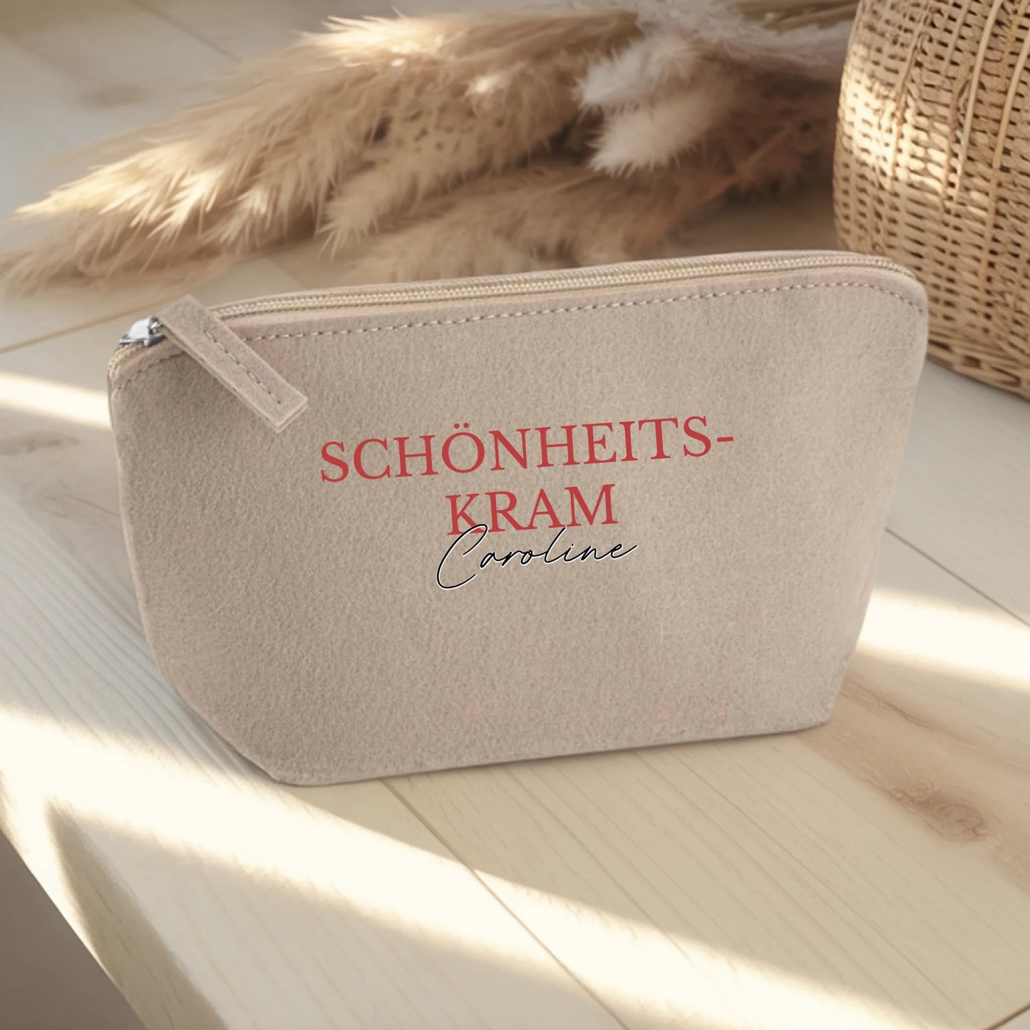 0013_1_the-background-is-set-upon-a-light-woode_lMDkDzw5TRi4rINBbsy8og_c8exRRJQTli-CJagMZBBmQ