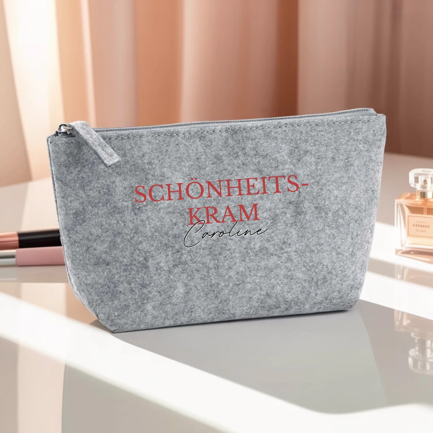 0007_1_the-makeup-bag-remains-unchanged-it-is-s_a6hd5YT1R3CdoO7p325rYQ_RU6FXtpnST-W89hSZfts4A