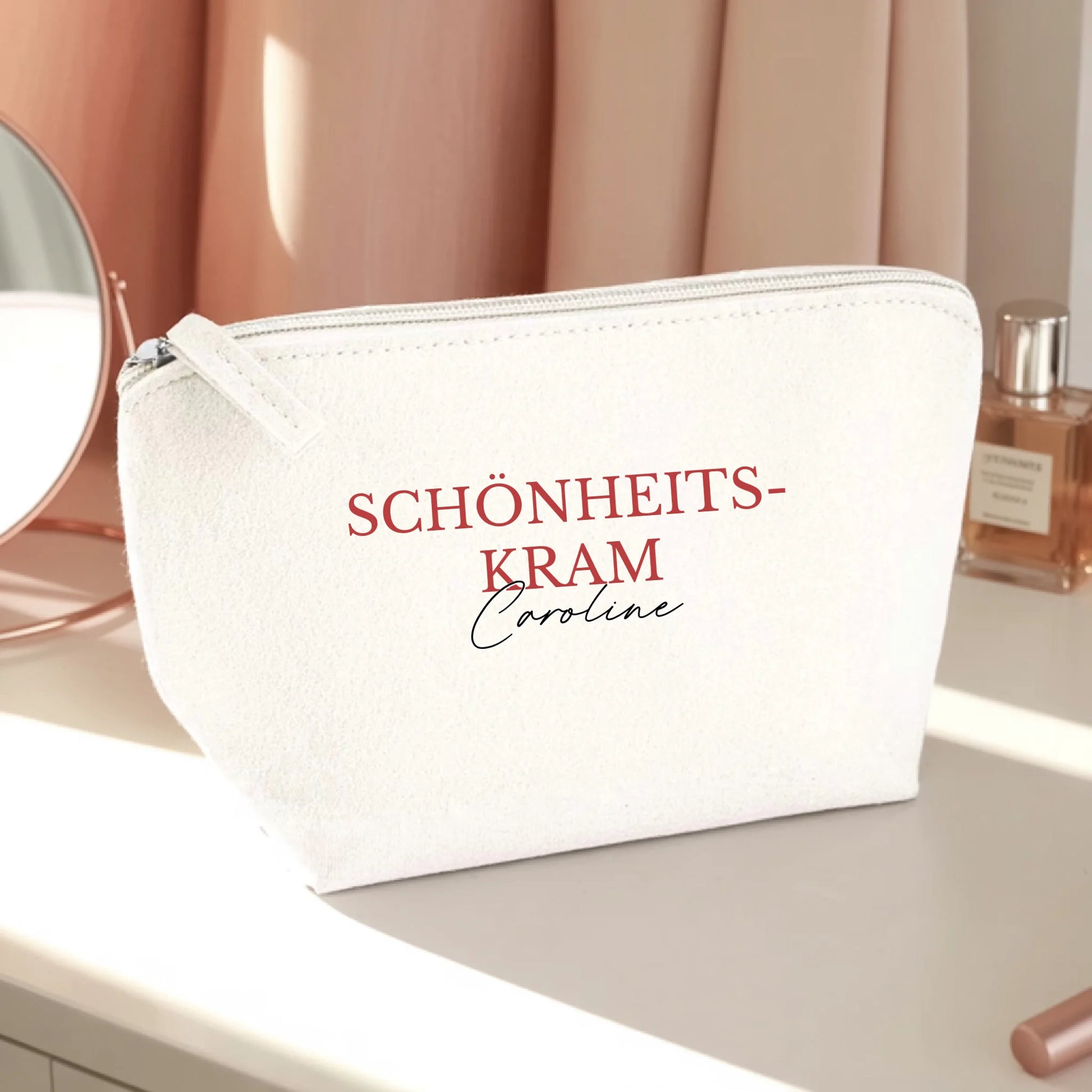 0003_1_the-makeup-bag-remains-unchanged-set-aga_q__XO_A1SJe5RPJ1k6C_sA_JZ-xTEy3TYS2jRfcMfhjeg