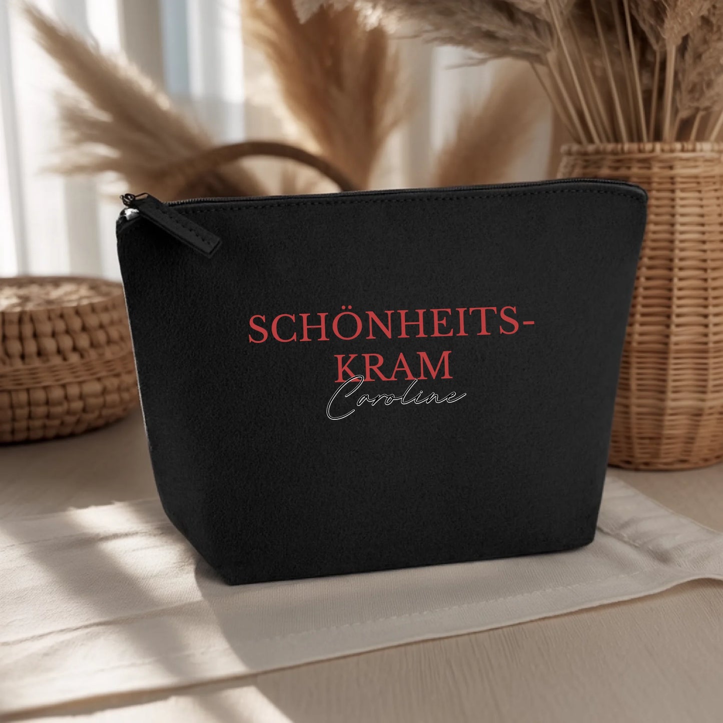 0022_1_the-background-is-set-upon-a-light-woode_5txujEJpQqeACxUFFaohNA_i9Fy41p0RjaLgnxCAW2UsA