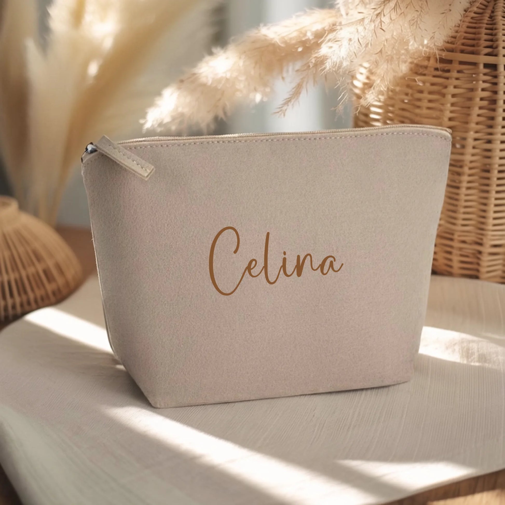 0010_1_the-background-is-set-upon-a-light-woode_FGKfsqWLSU6cj6EQW6YnMw_ZmaPSJuKT3y3LiUa8Z64oA