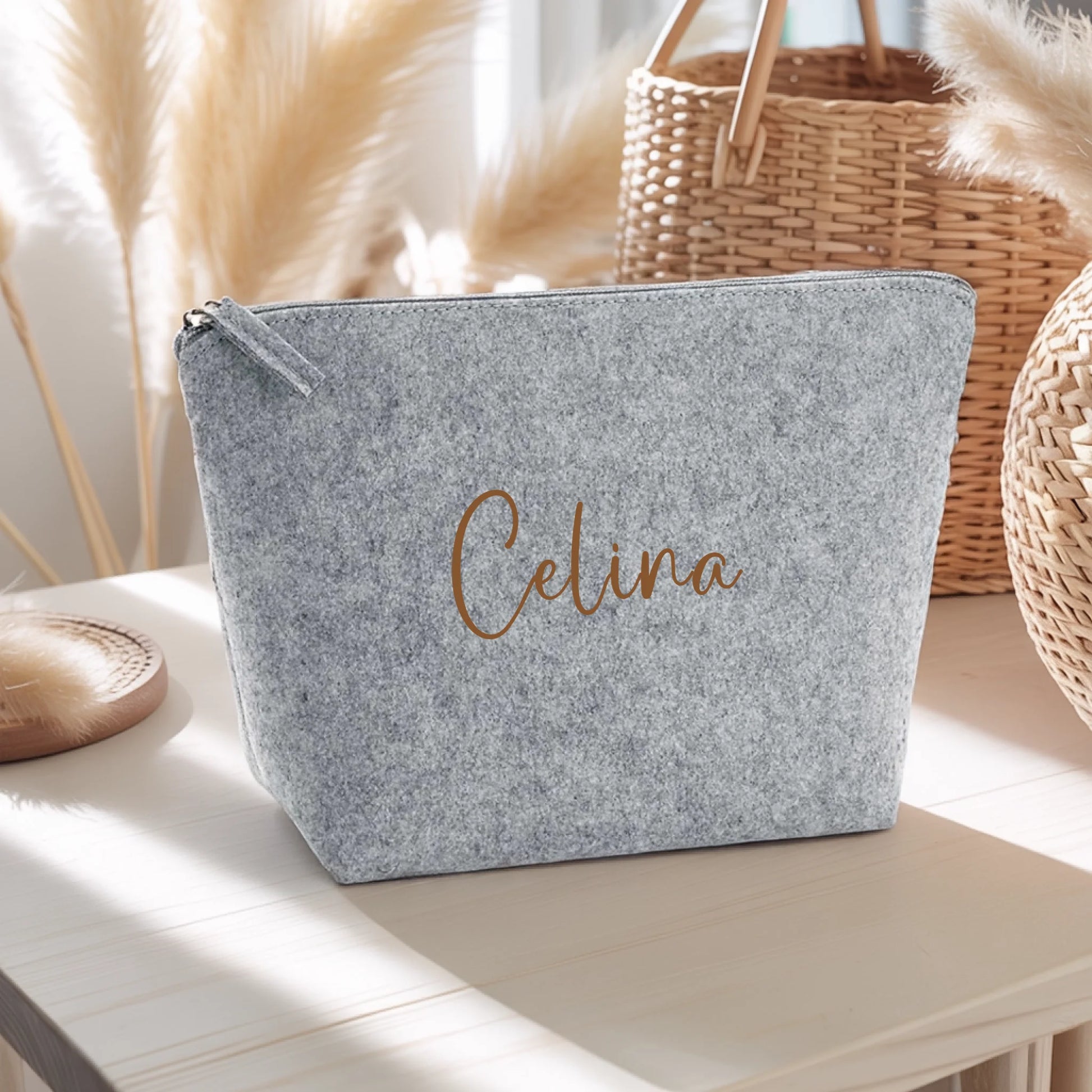 0009_1_the-scene-is-set-on-a-light-wooden-table_3nzr9pcKSV6hm5fTmmJTIg_qxrLTkNVR4eKI8KrTDaWZw