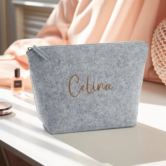 0006_1_the-scene-is-set-on-a-white-tabletop-bat_0zkIMG2zQDyjmwqwySAE7w_pnmOr5zVT4OvghyyKrkddQ