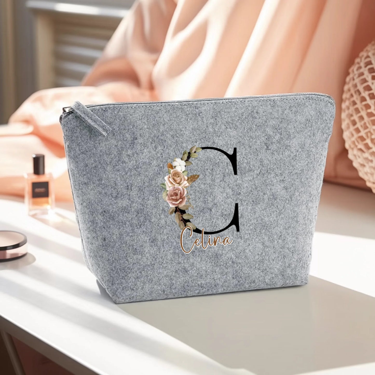 0006_1_the-scene-is-set-on-a-white-tabletop-bat_0zkIMG2zQDyjmwqwySAE7w_pnmOr5zVT4OvghyyKrkddQ