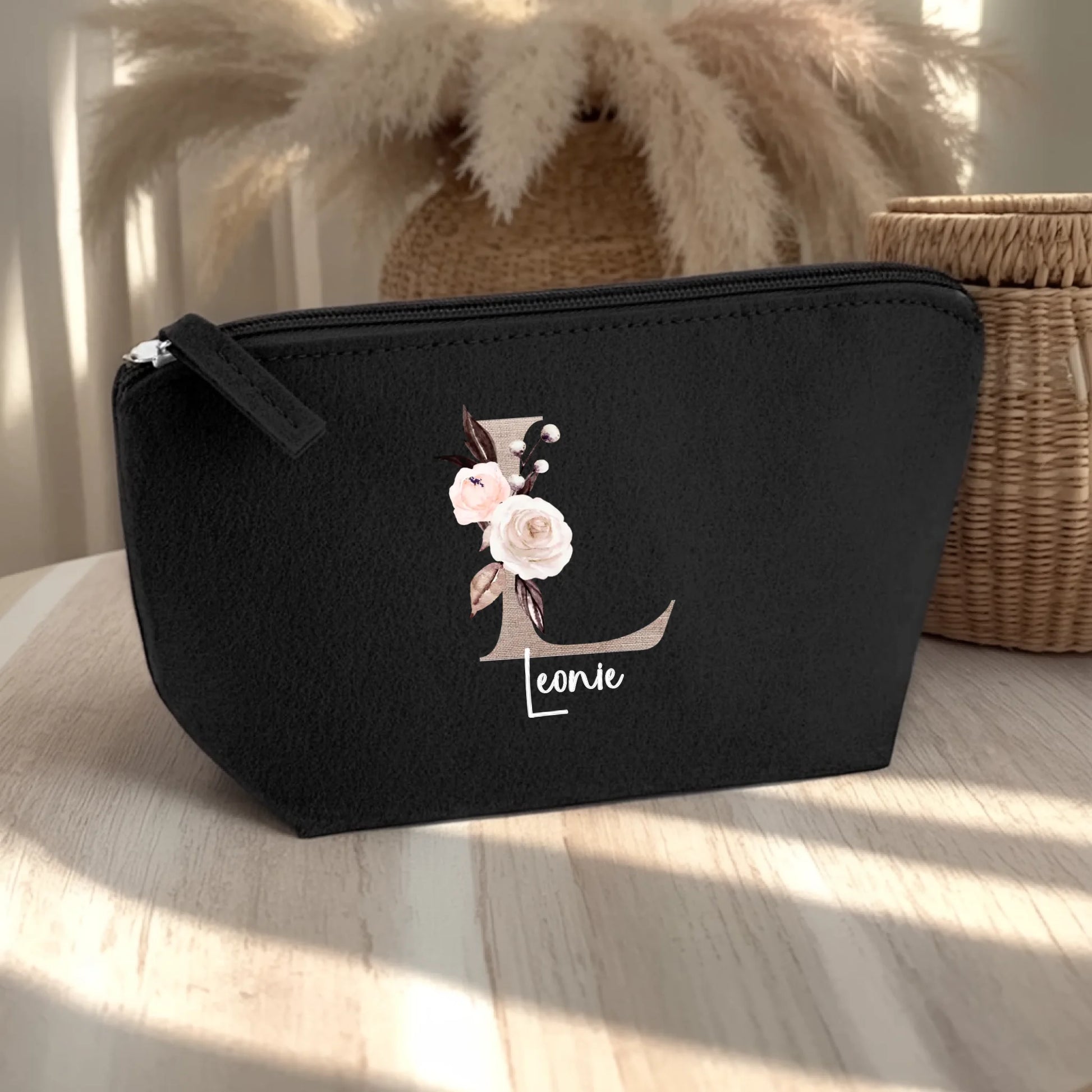 0025_1_the-background-is-a-light-wooden-table-a_EdynDgqQQZyYe0DvA2bDPA_Ketk4uq5QoCBgyuDFaMZ_w